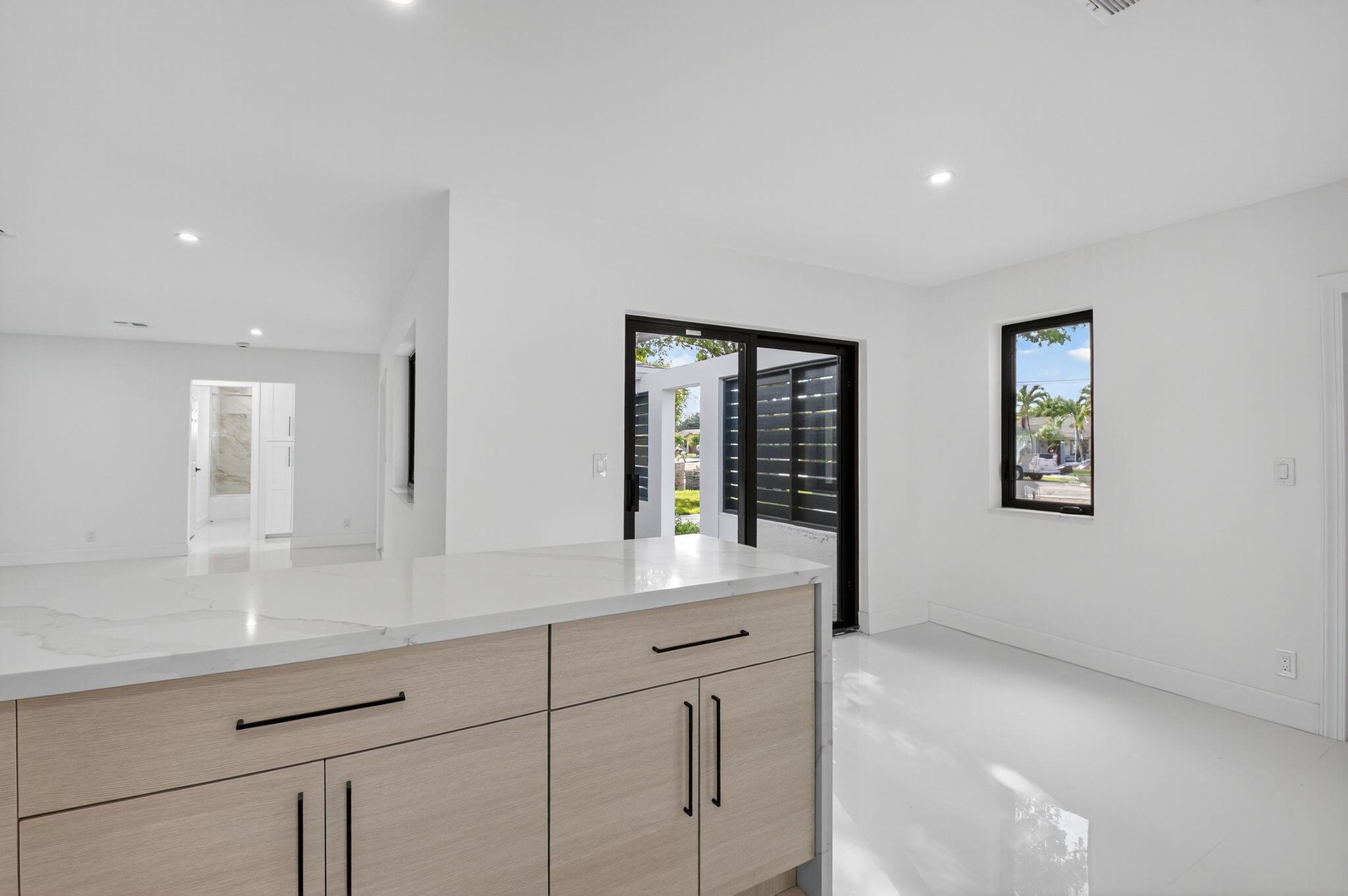 TROPIC PALMS 1 - Residential Lease