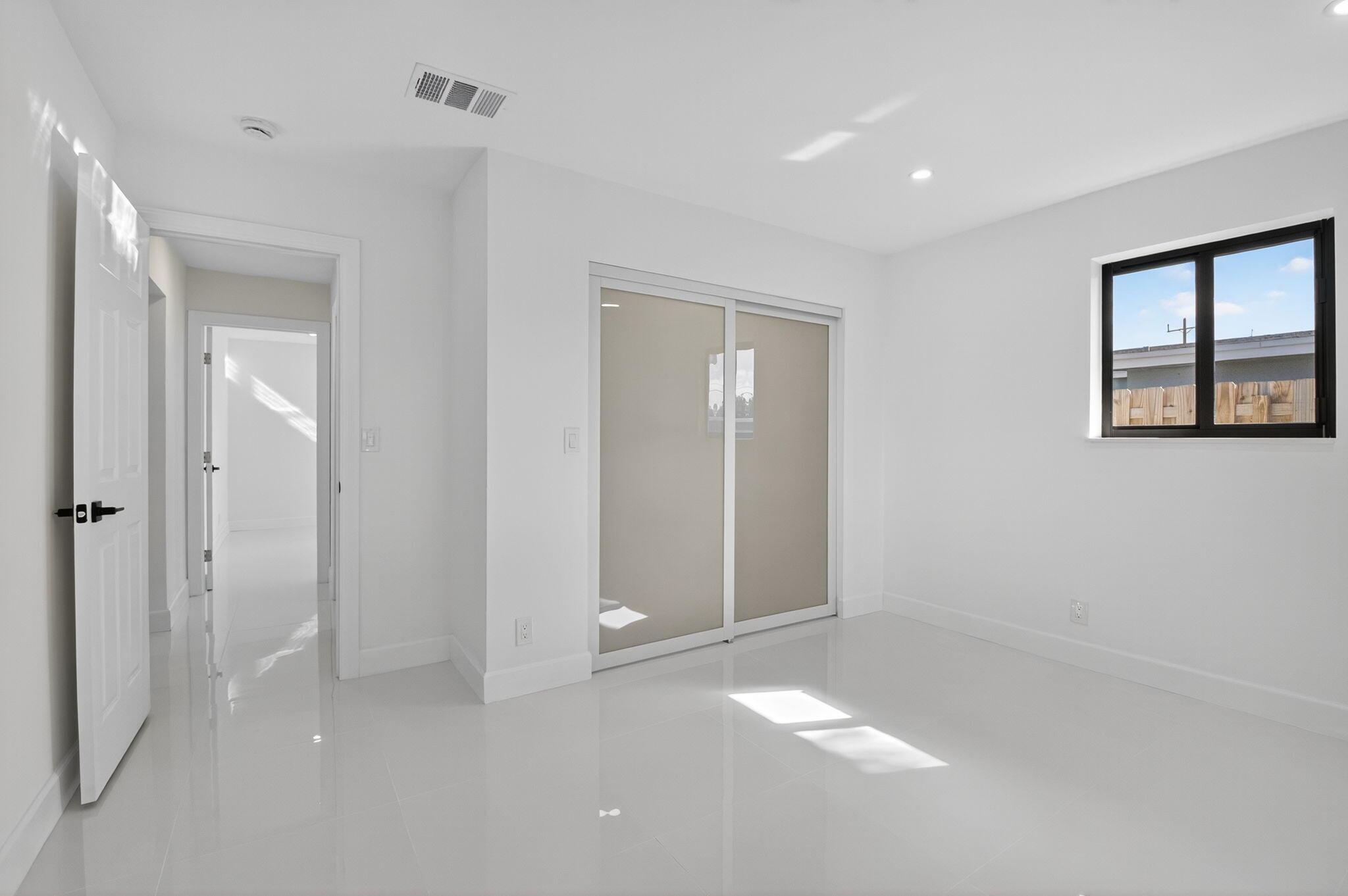 TROPIC PALMS 1 - Residential Lease