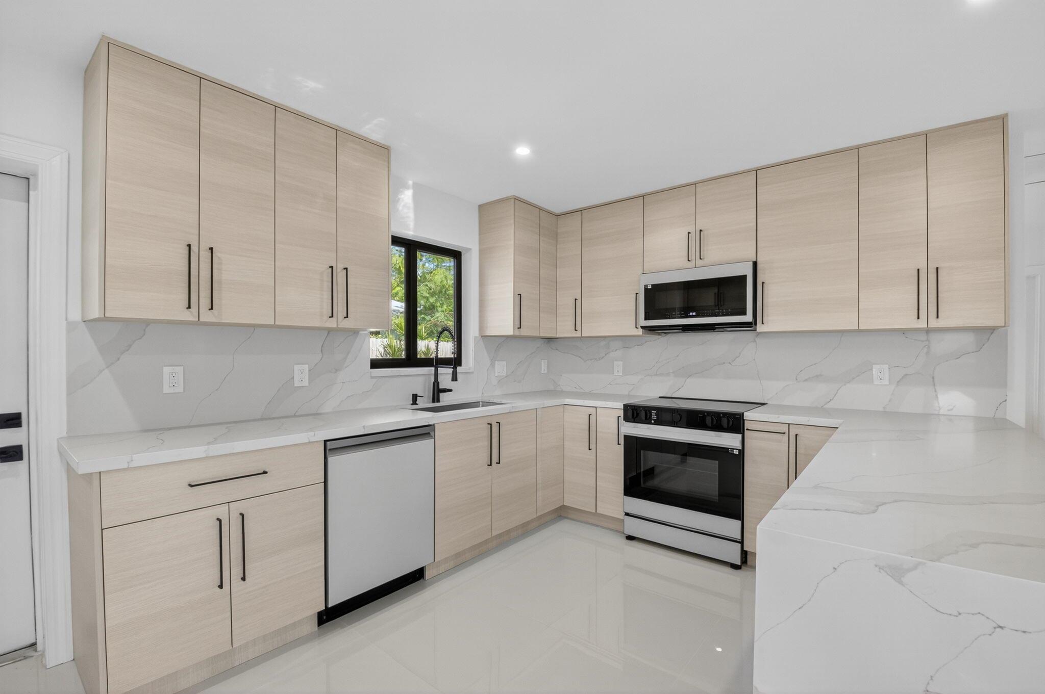 TROPIC PALMS 1 - Residential Lease