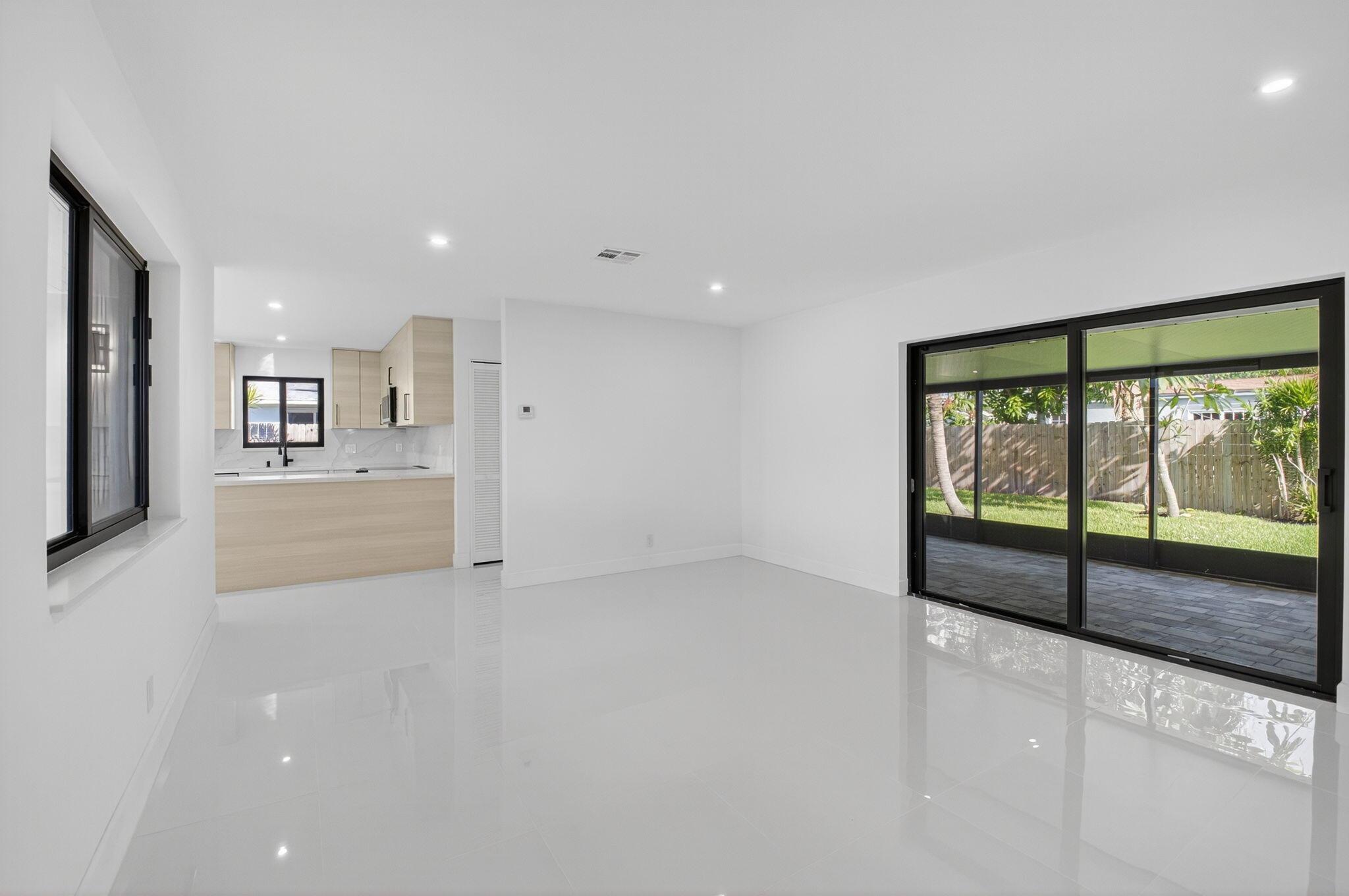 TROPIC PALMS 1 - Residential Lease