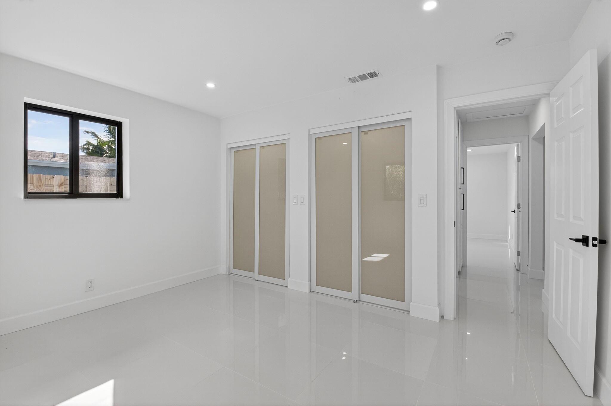 TROPIC PALMS 1 - Residential Lease