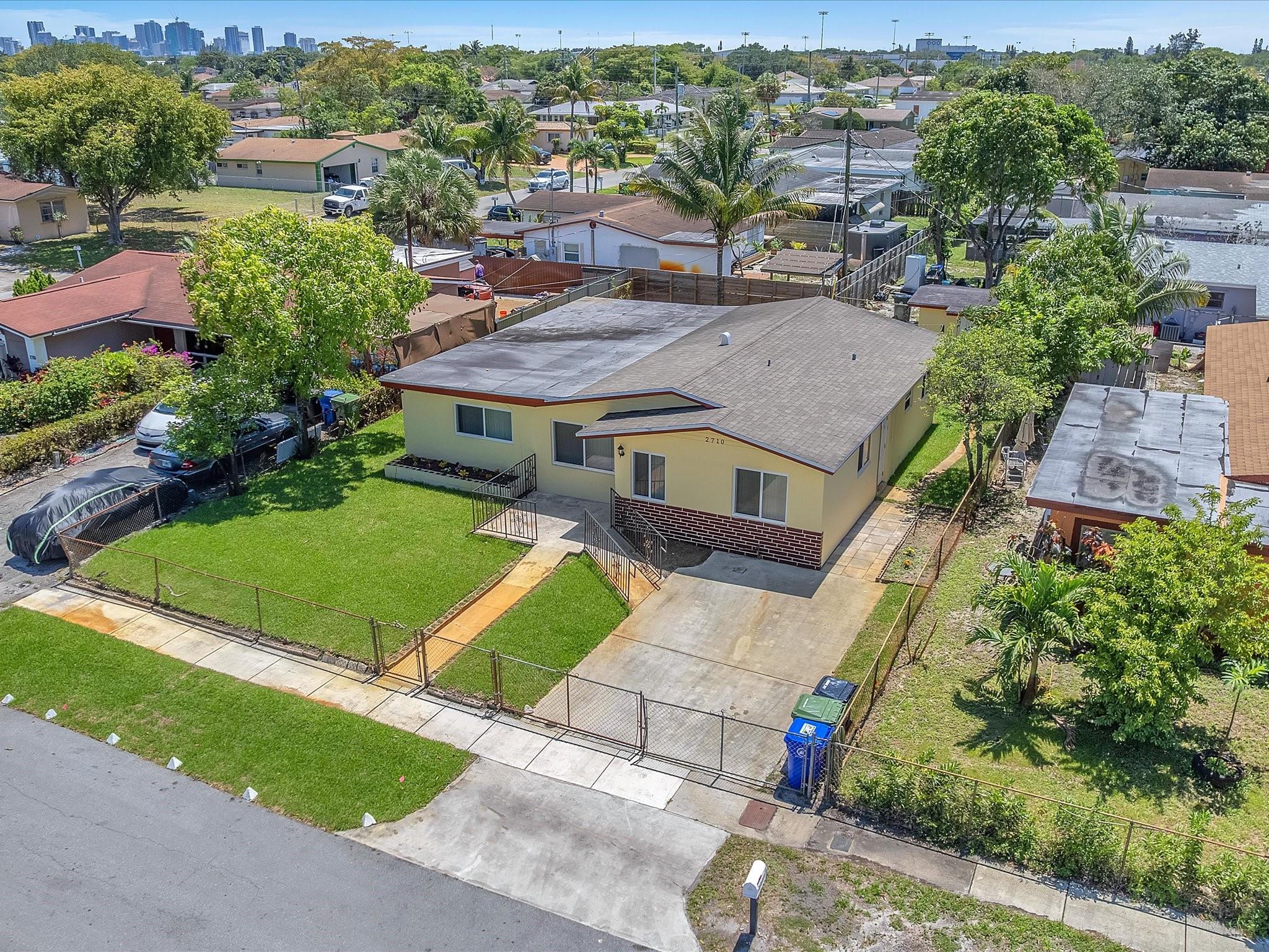 2710 NW 16th Ct