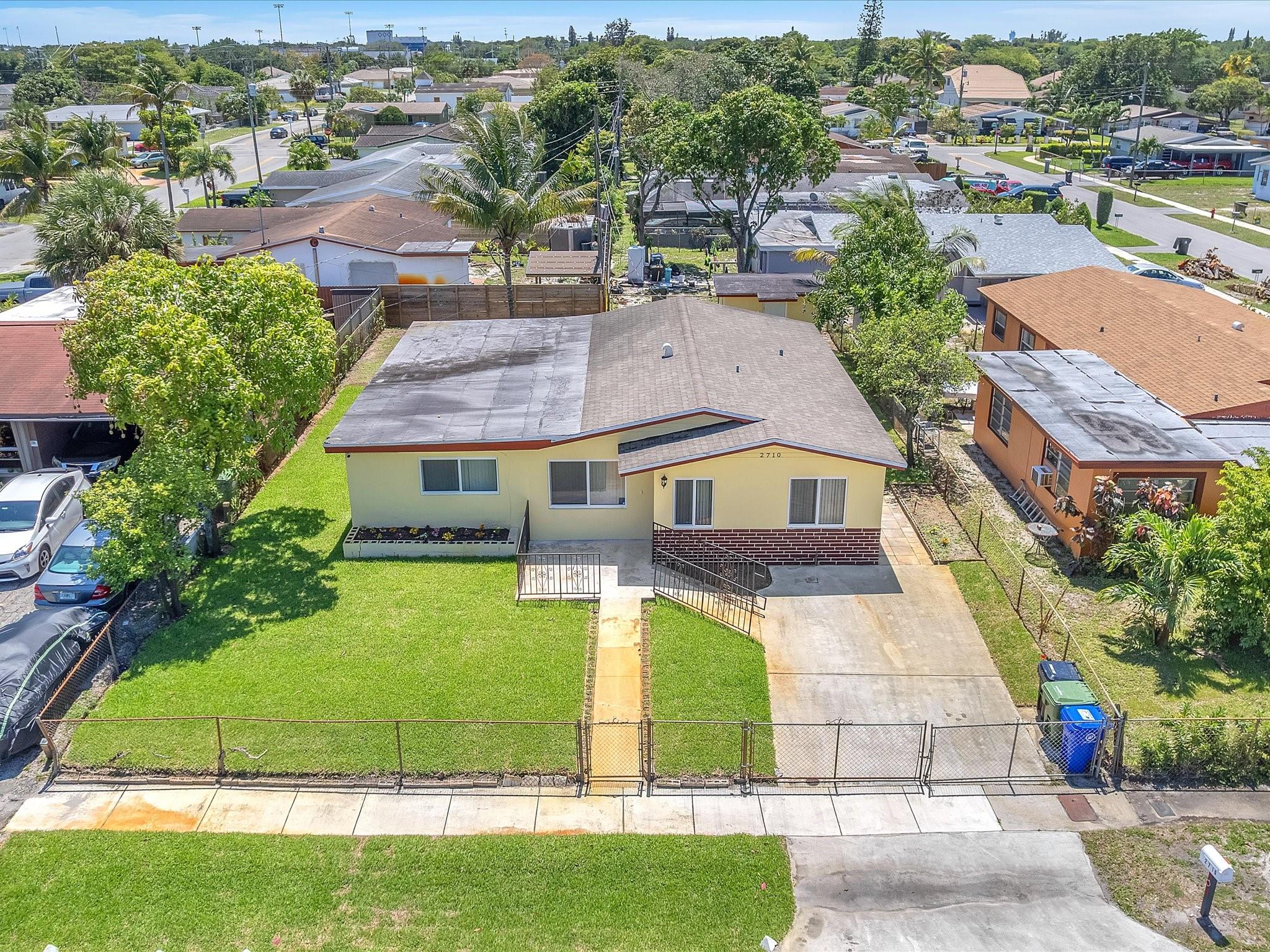 2710 NW 16th Ct
