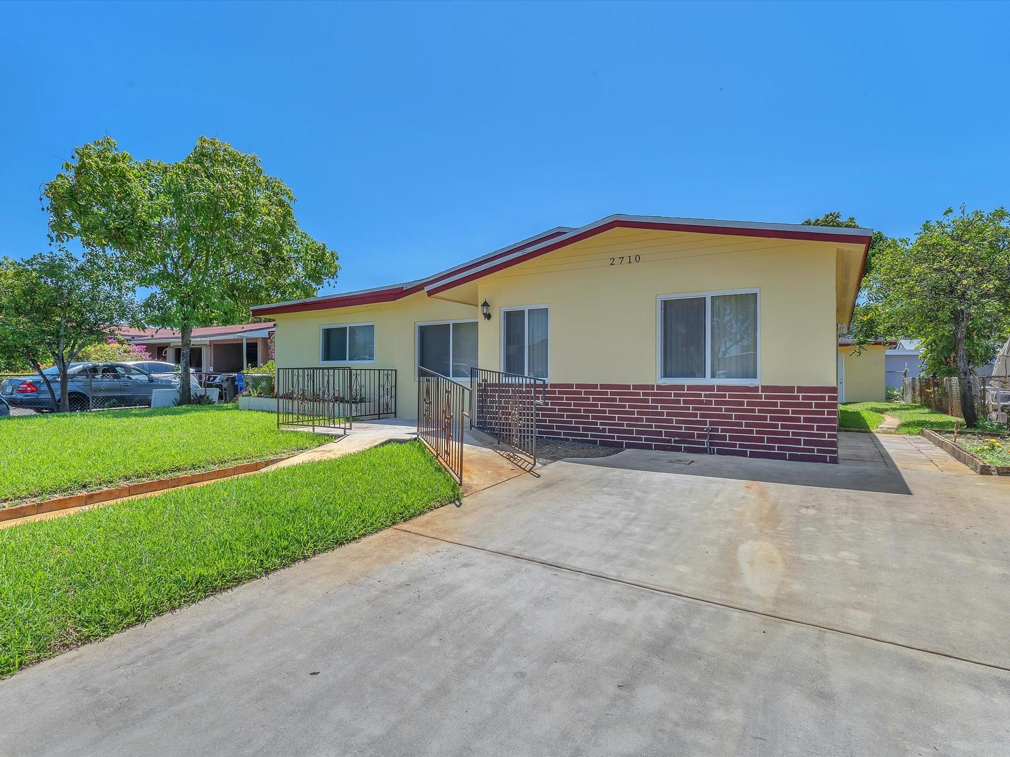 2710 NW 16th Ct