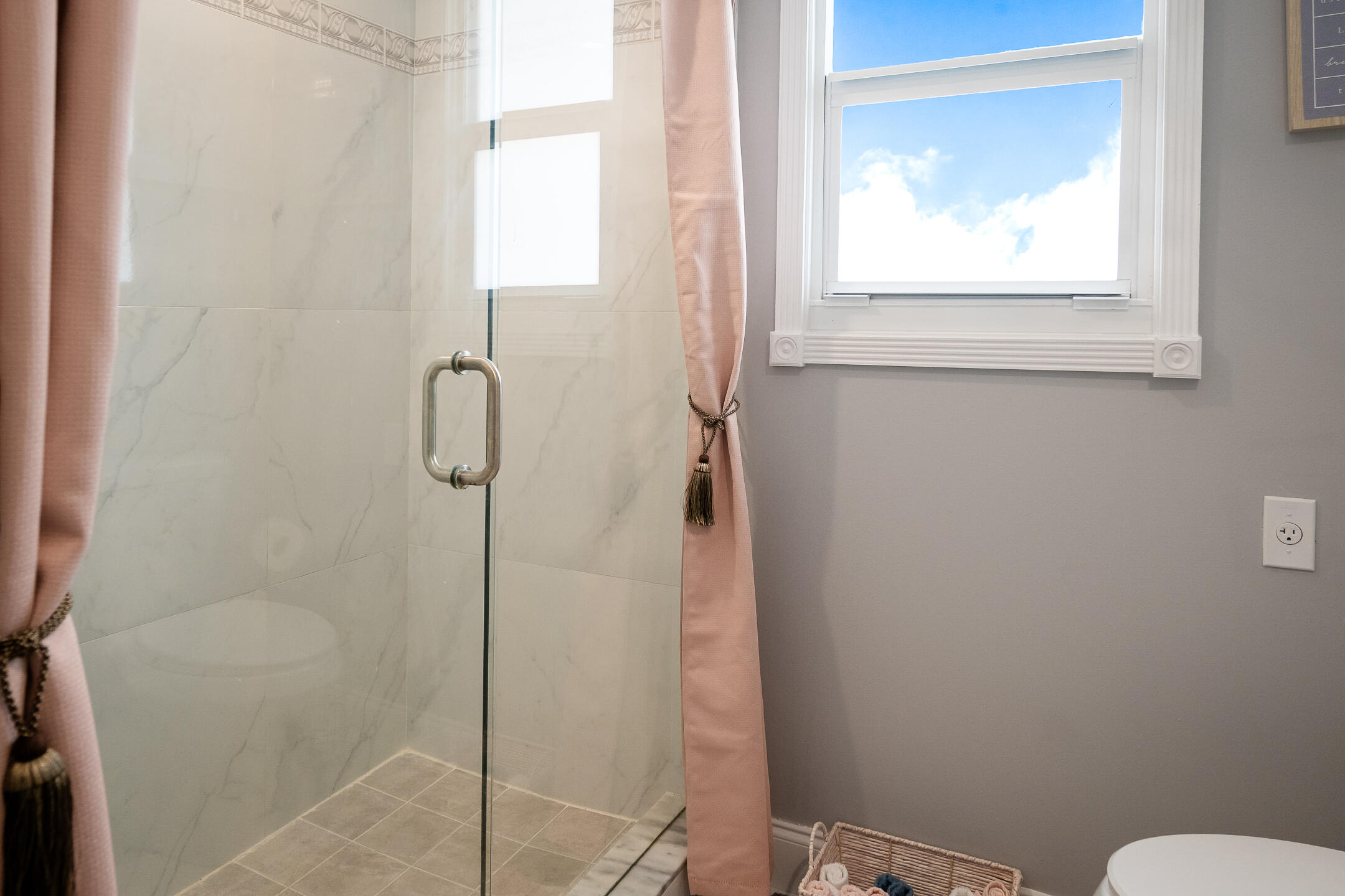 THE OAKS - Residential