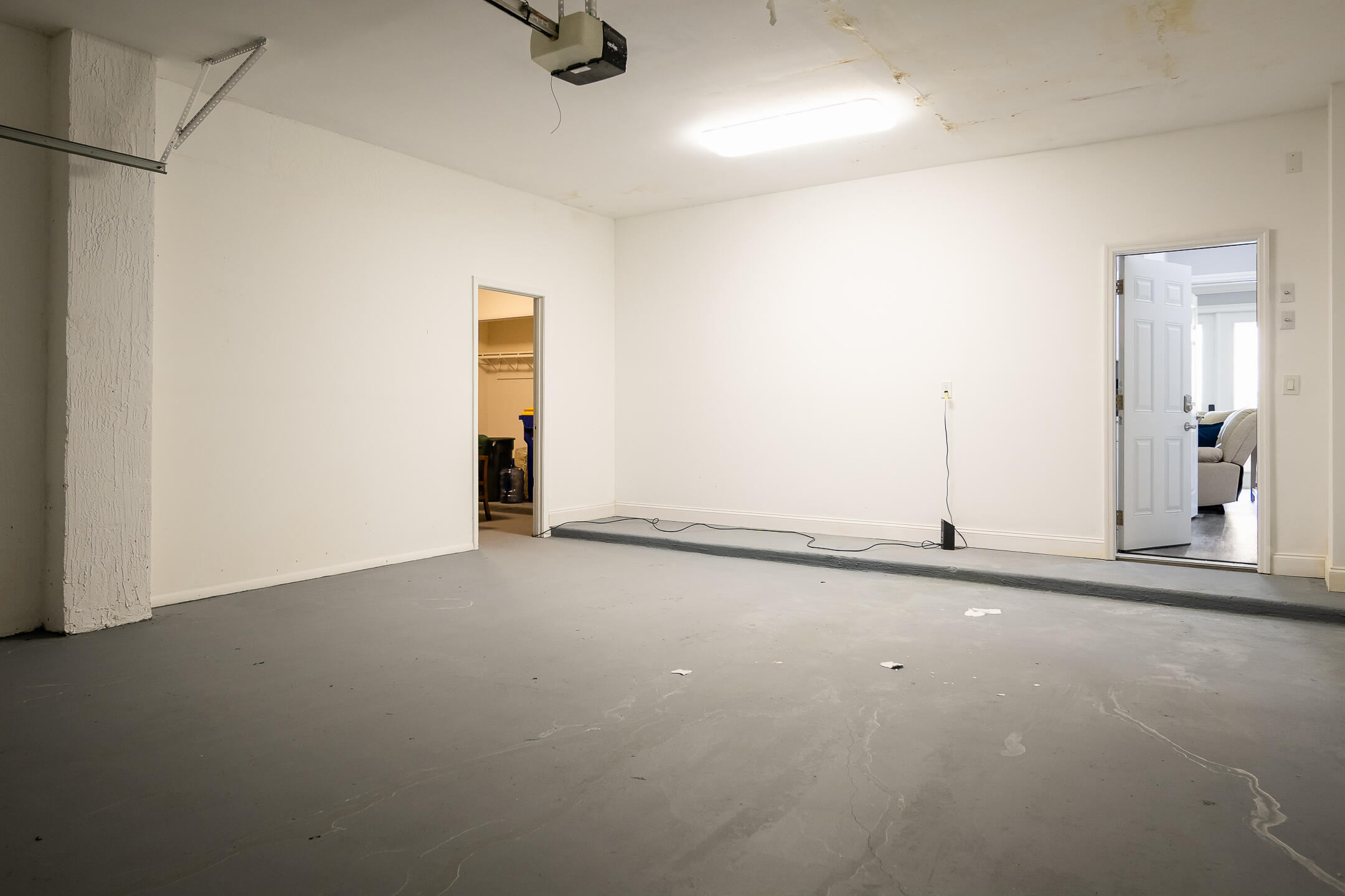 THE OAKS - Residential