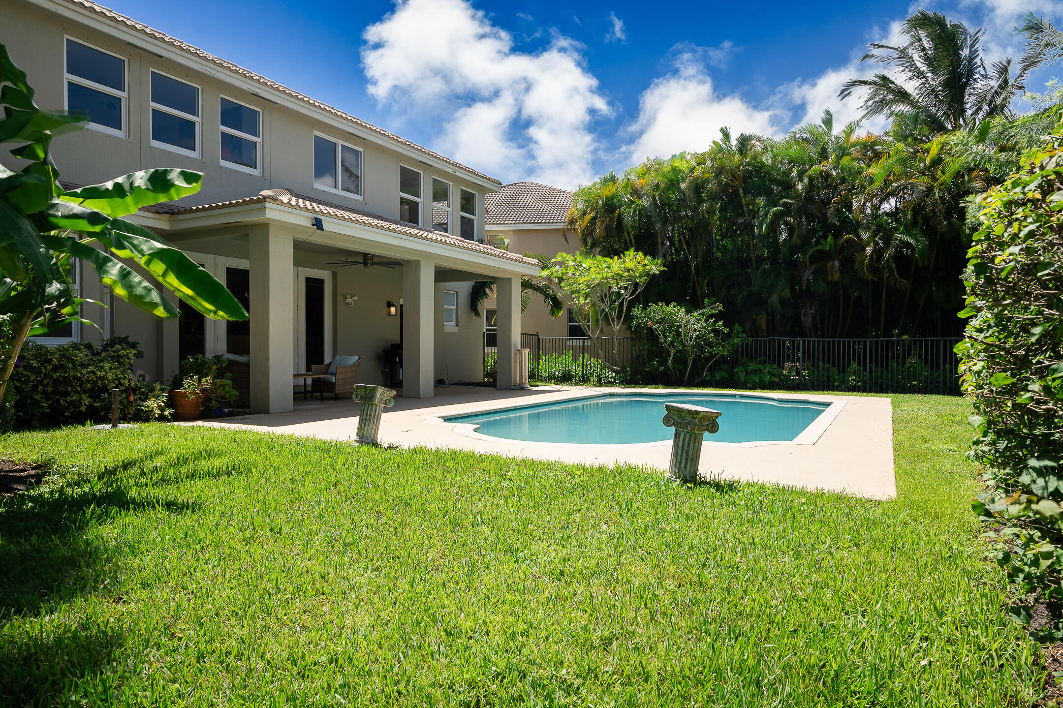 THE OAKS - Residential