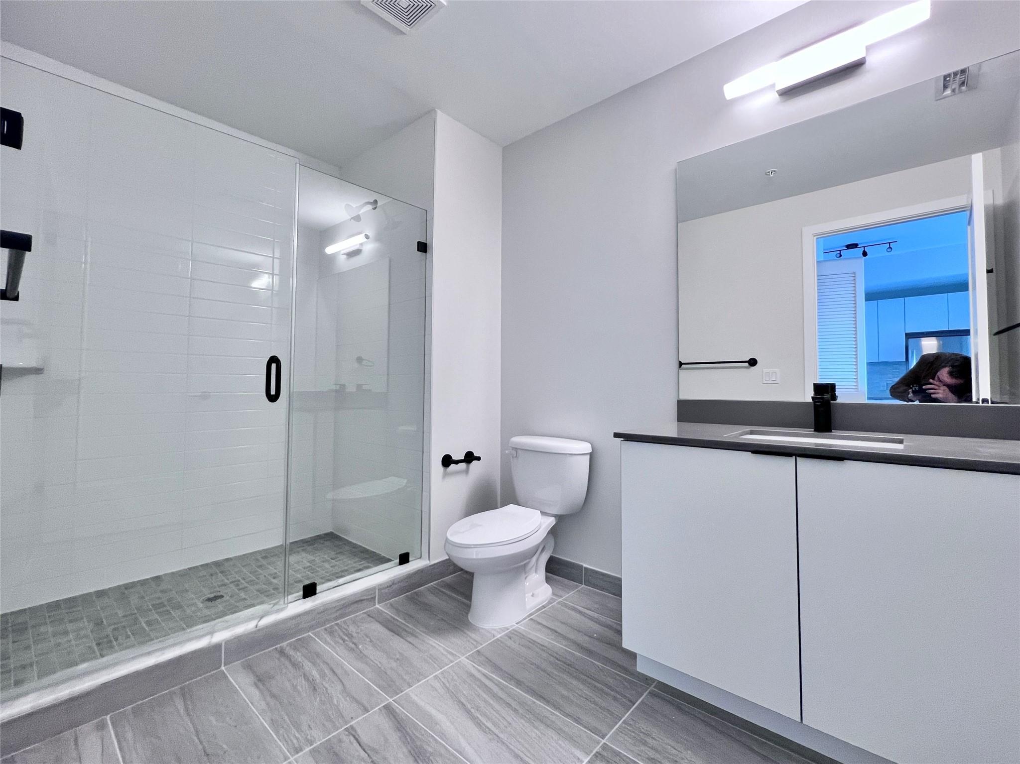 AVERY LAKE WORTH - Residential Lease