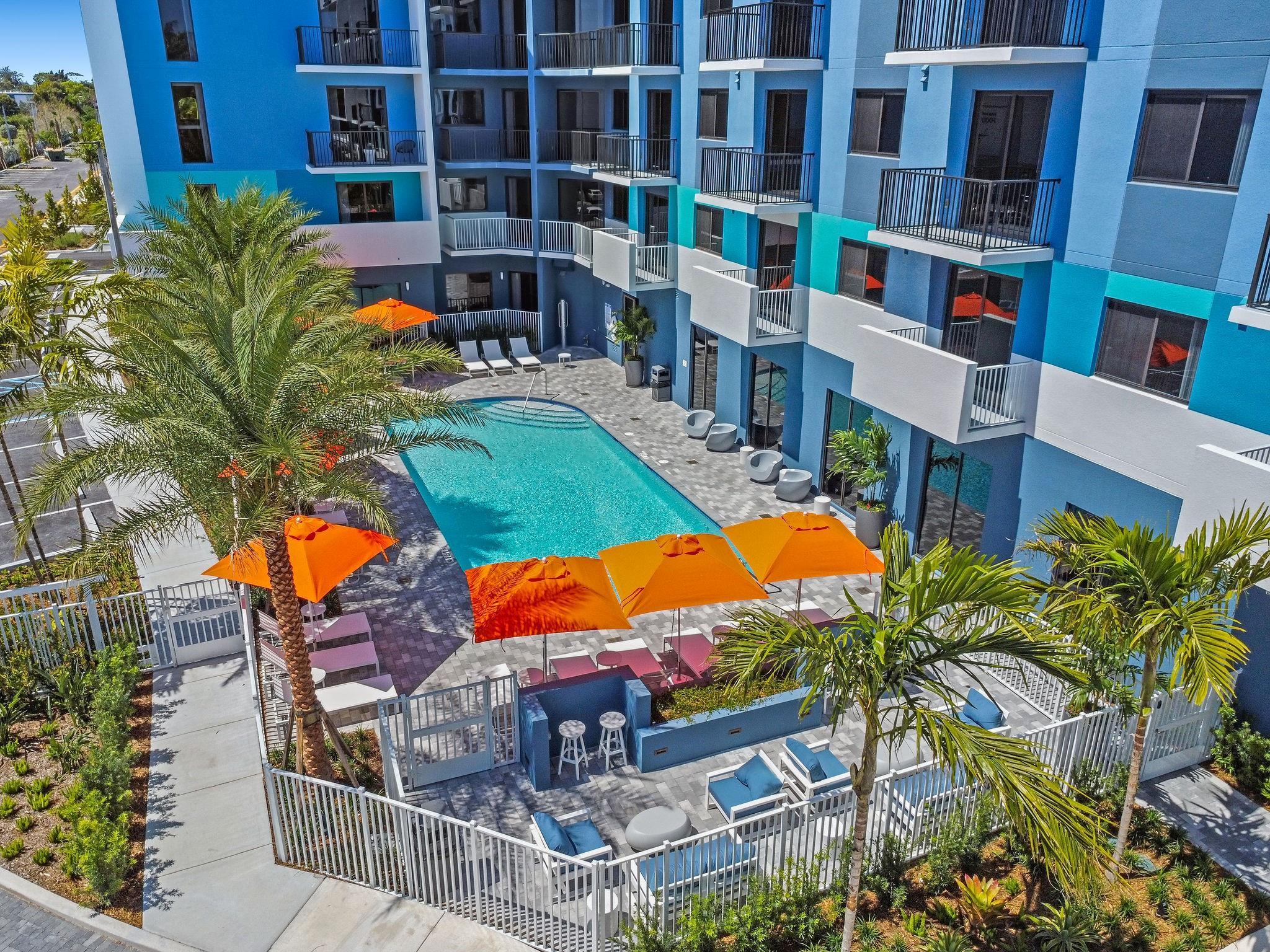 AVERY LAKE WORTH - Residential Lease