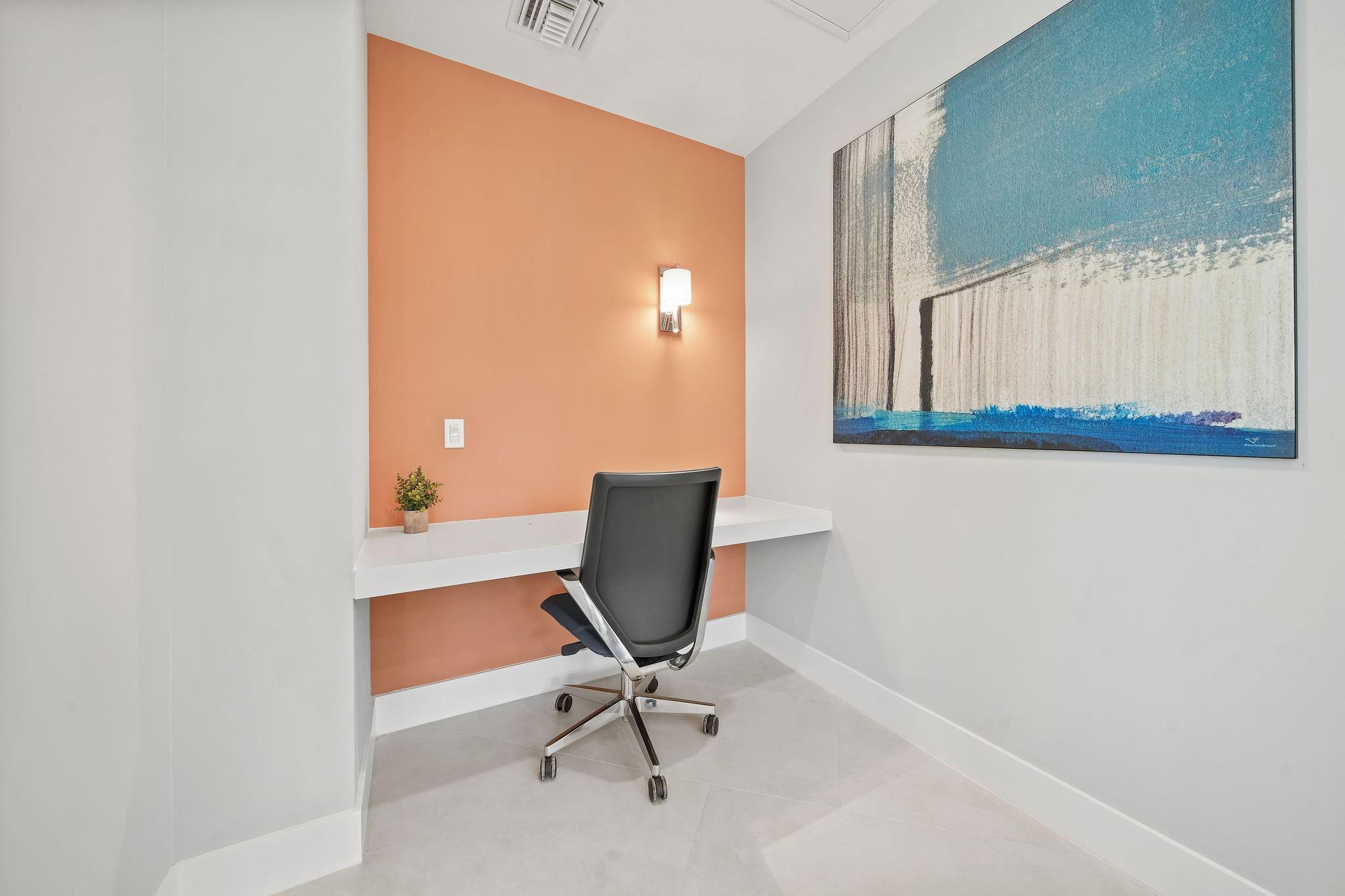 AVERY LAKE WORTH - Residential Lease