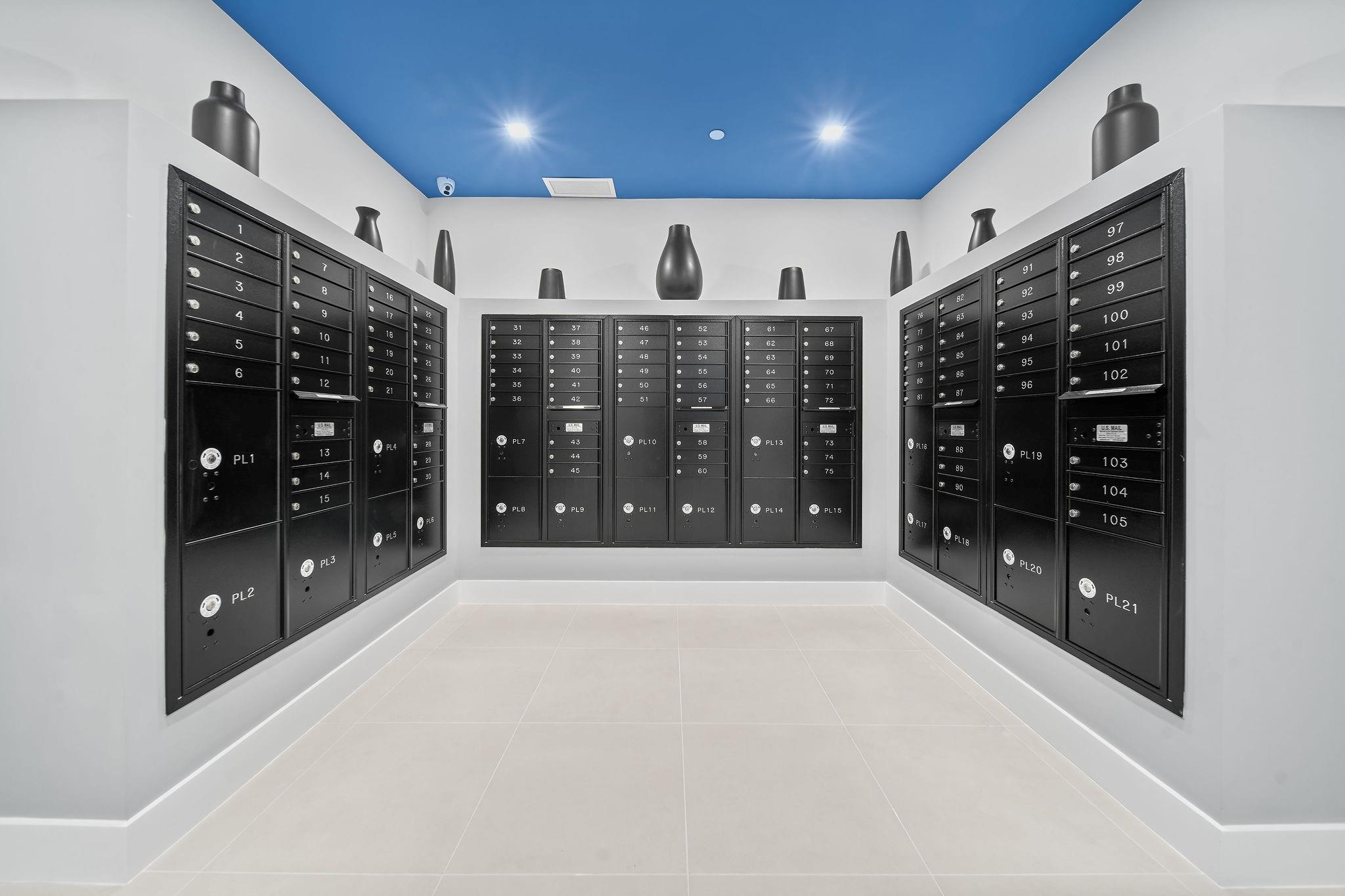 AVERY LAKE WORTH - Residential Lease