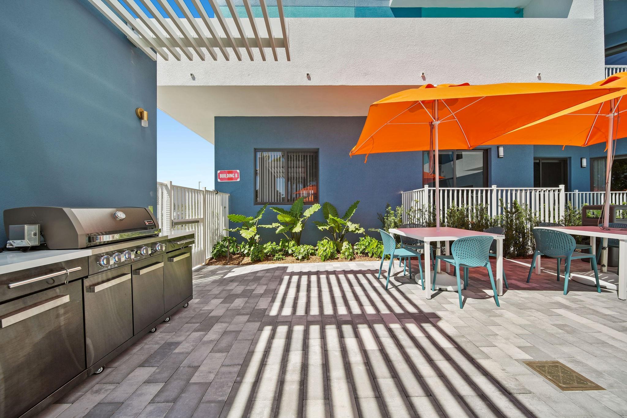 AVERY LAKE WORTH - Residential Lease