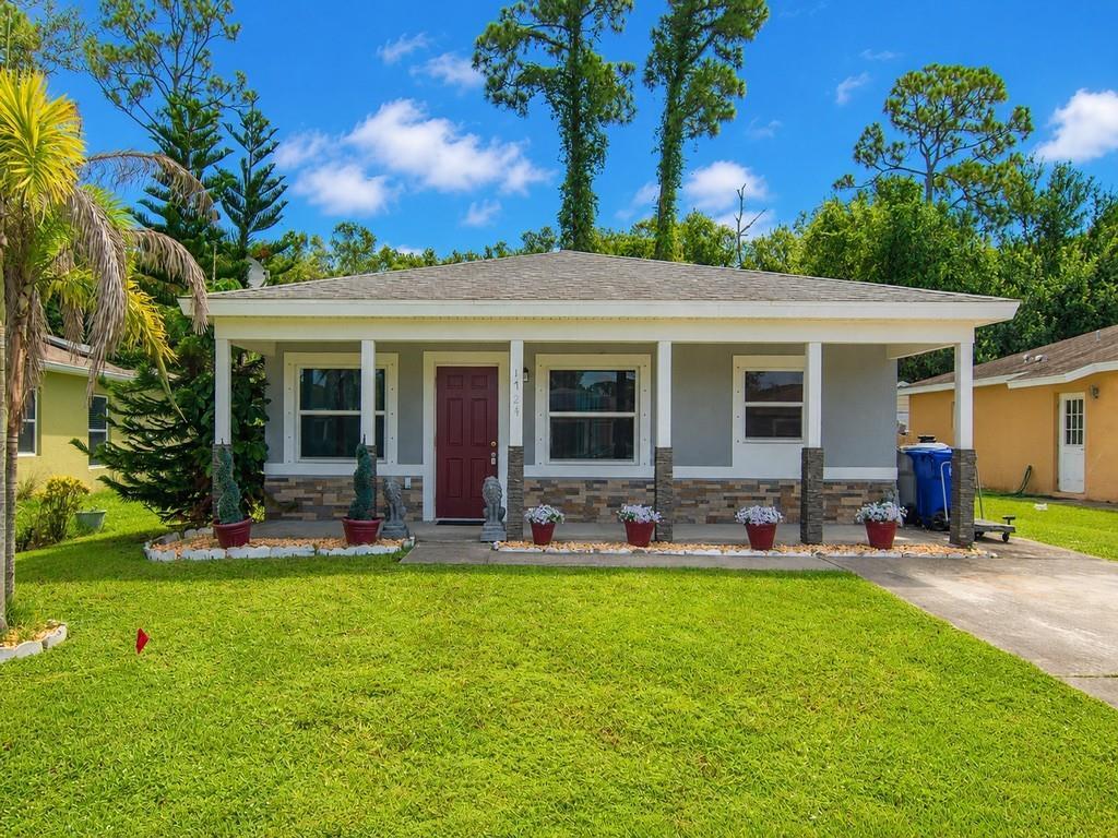 Photo of 1724 10TH Way SW, Vero Beach, FL 32962 (MLS # B26070786)