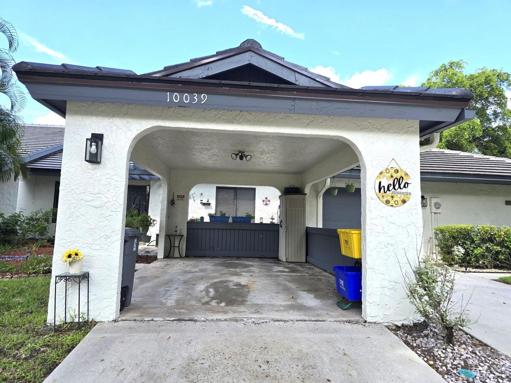 Photo of 10039 Hickorywood Place, Boynton Beach, FL 33437 (MLS # R11123775)