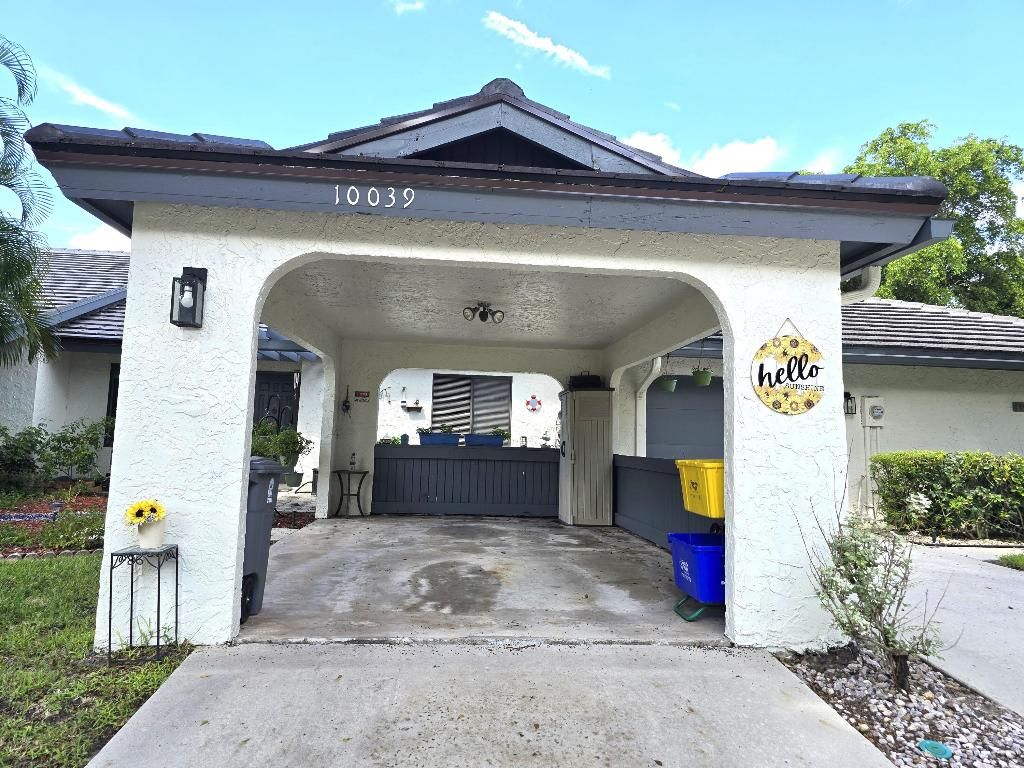 Photo of 10039 Hickorywood Place, Boynton Beach, FL 33437 (MLS # R11123775)