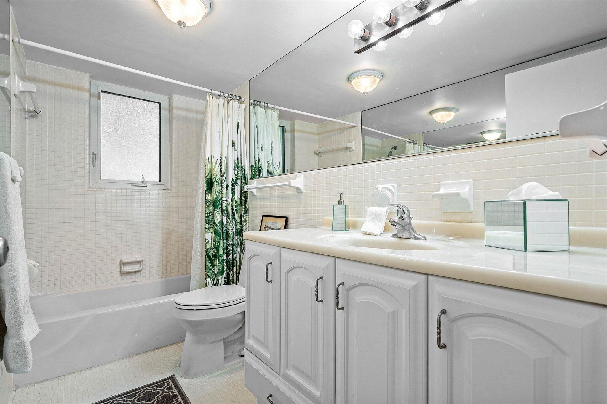 PALM BEACH ATLANTIC COND - Residential Lease