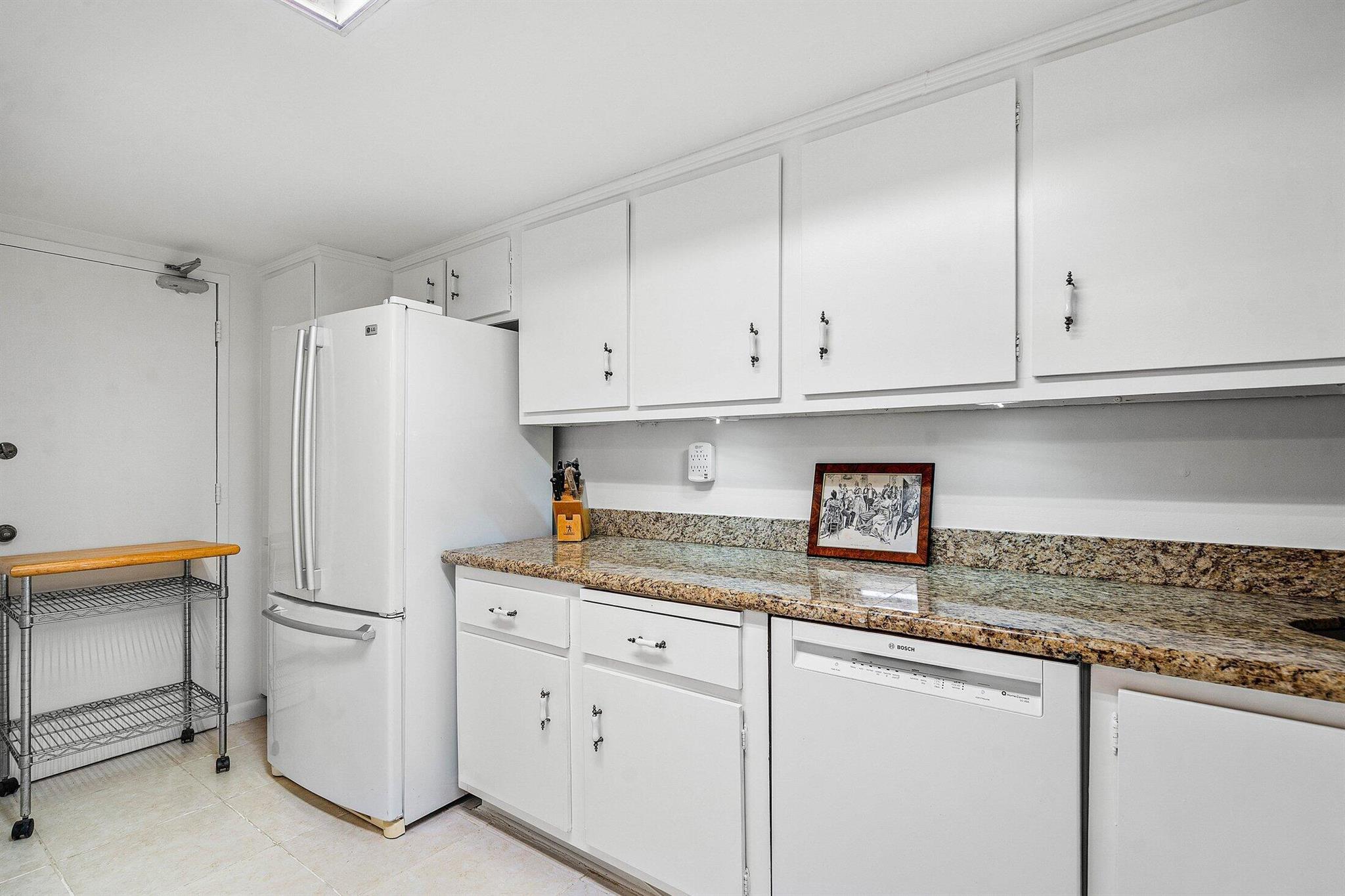 PALM BEACH ATLANTIC COND - Residential Lease