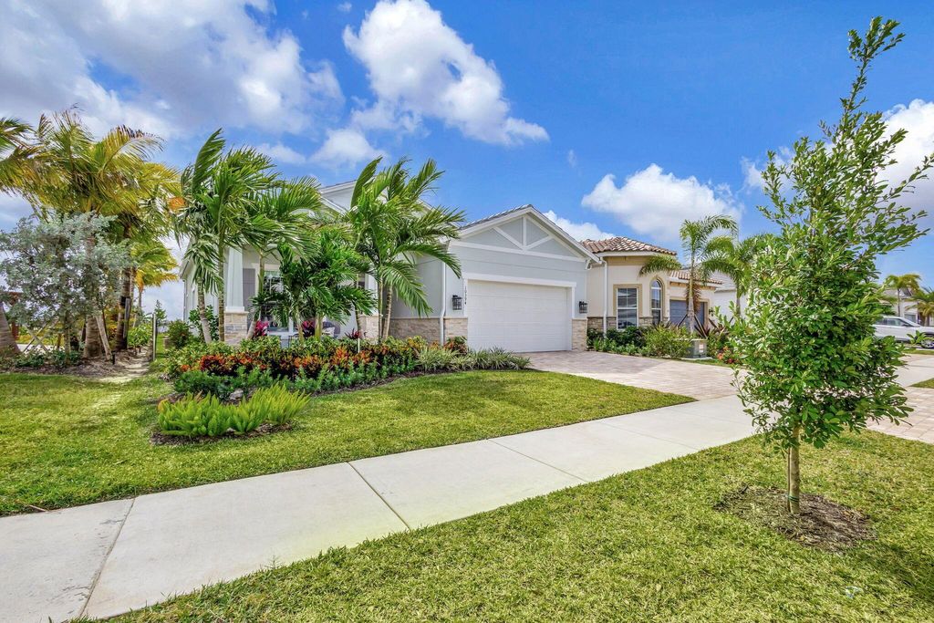 Photo of 10394 Northbrook Circle, Palm Beach Gardens, FL 33412 (MLS # R11033775)