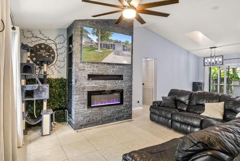 Photo of 6173 Barbara Street, Jupiter, FL 33458 (MLS # R11114962)