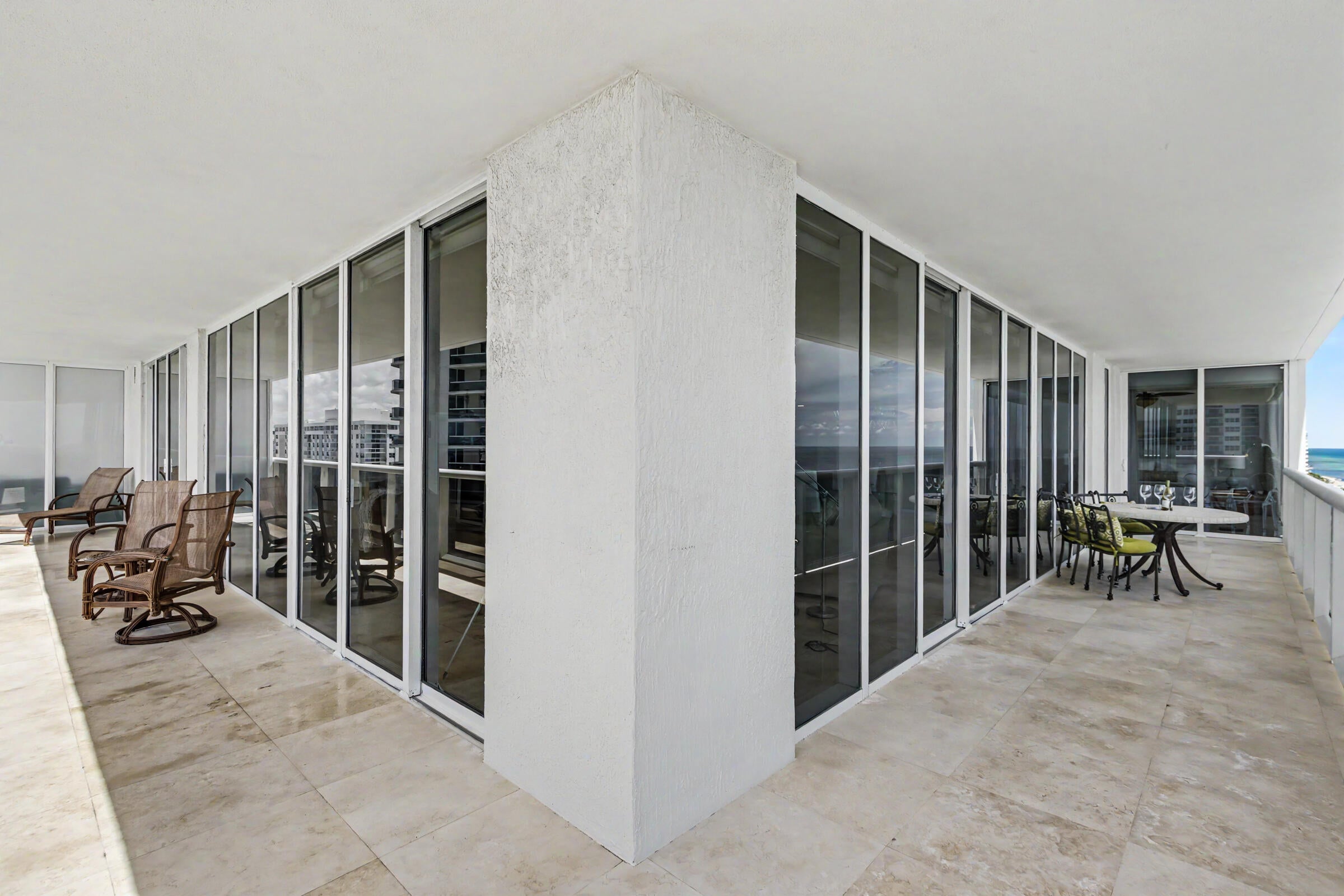 1830 S Ocean Drive 1402