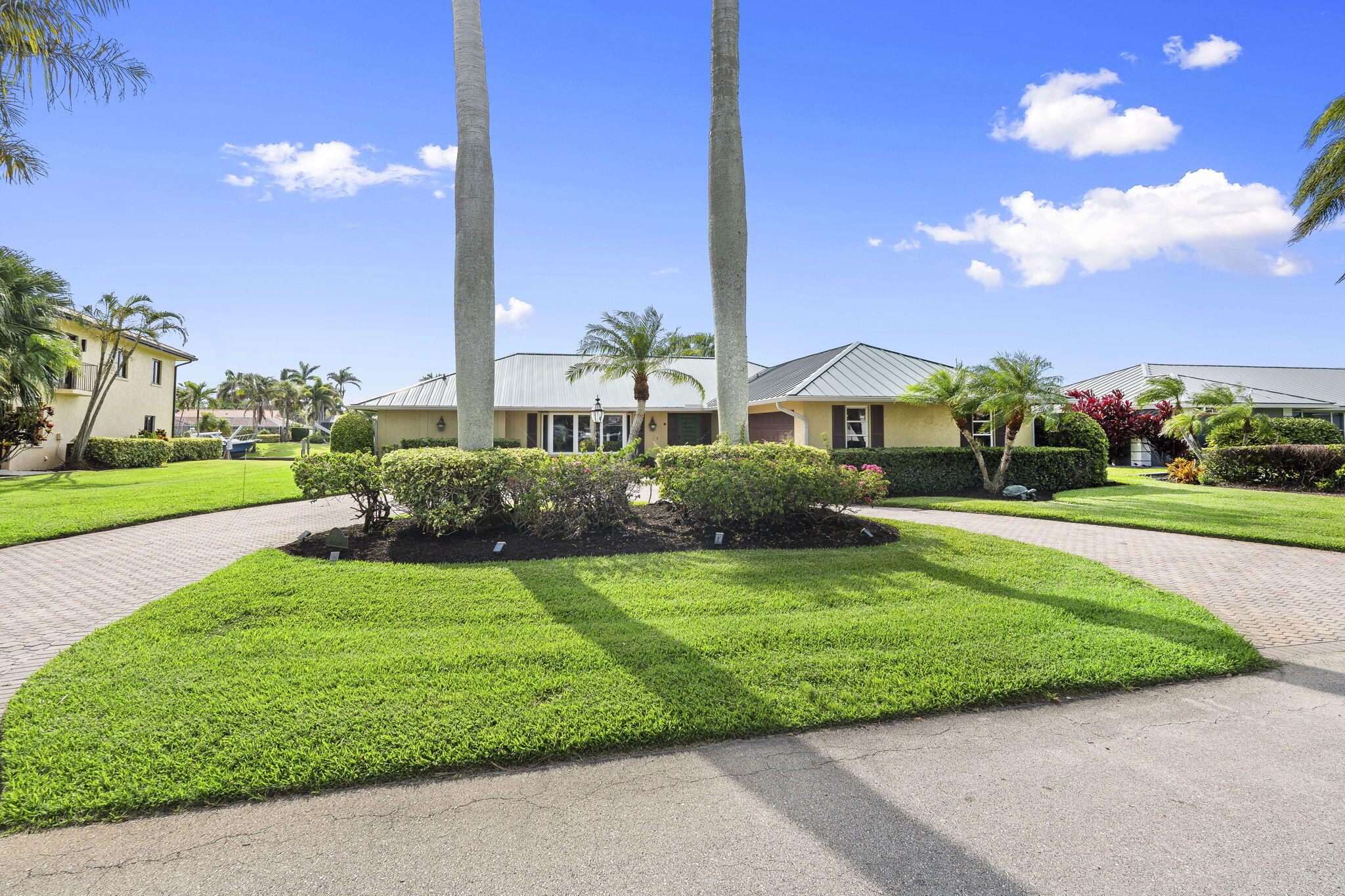 3374 SE Fairway E, Stuart, FL, 34997, USA, 3 Bedrooms Bedrooms, ,2 BathroomsBathrooms,Residential,Pending,3374 SE Fairway E,B26045142