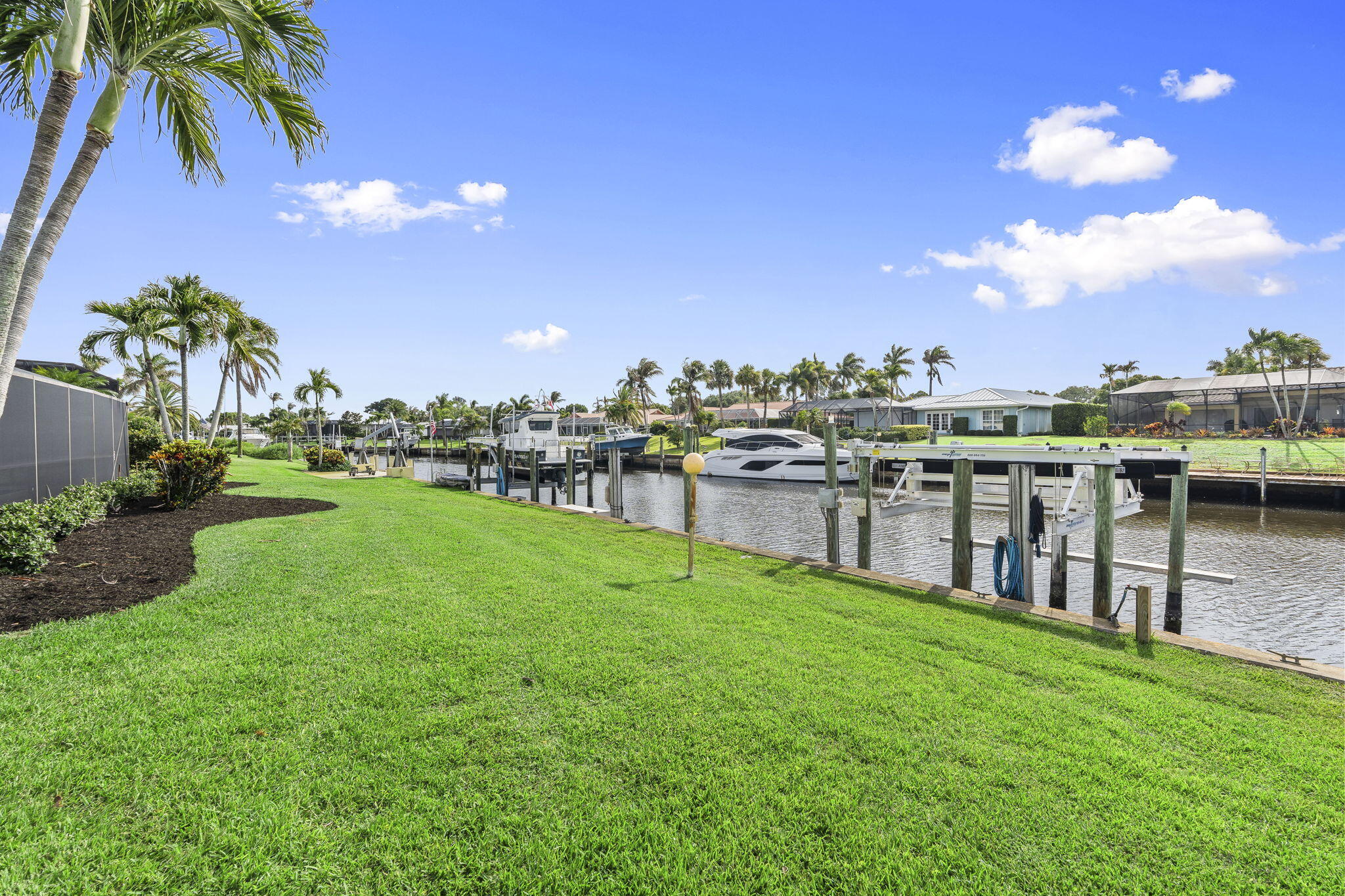 3374 SE Fairway E, Stuart, FL, 34997, USA, 3 Bedrooms Bedrooms, ,2 BathroomsBathrooms,Residential,Pending,3374 SE Fairway E,B26045142