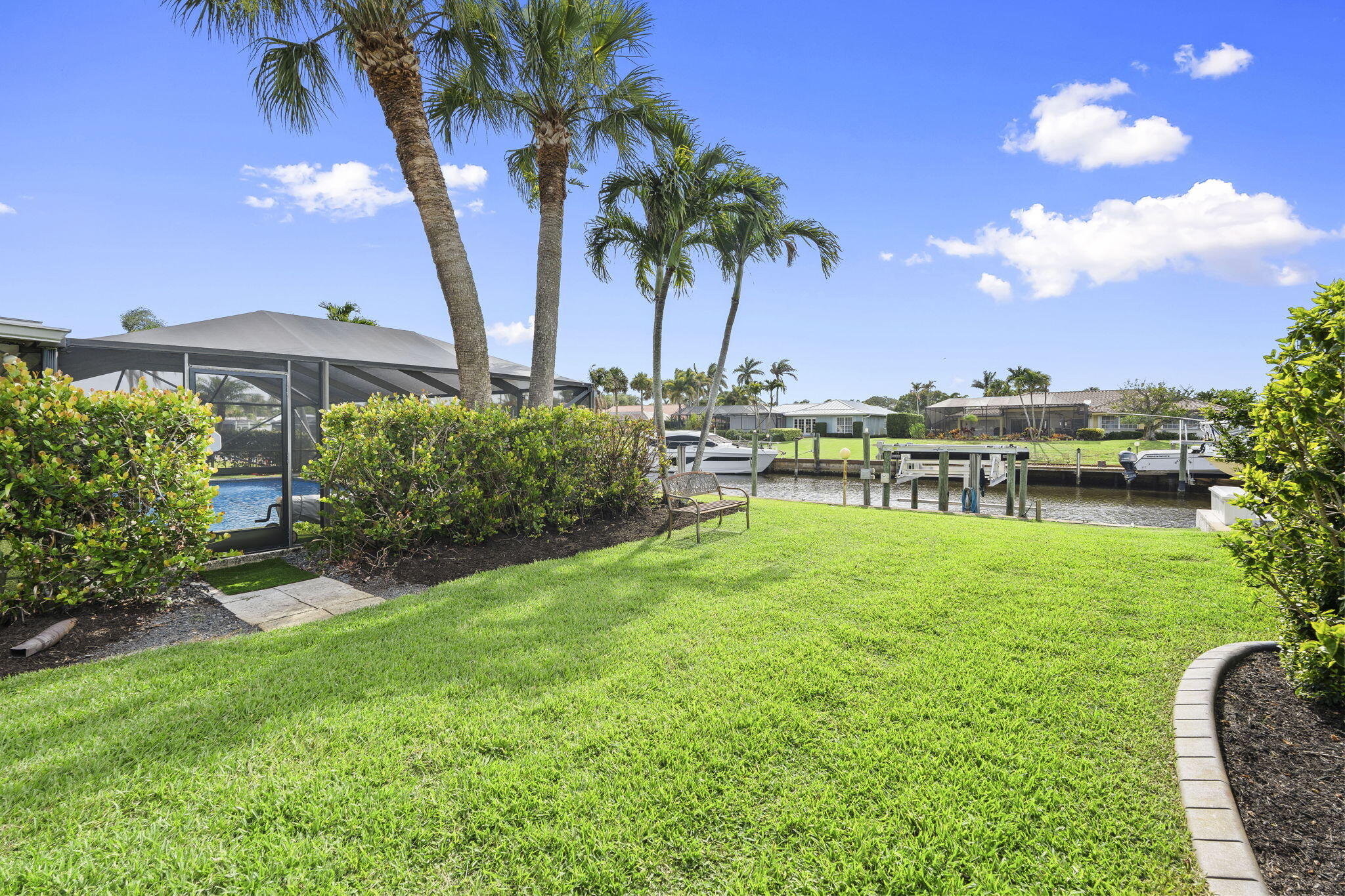 3374 SE Fairway E, Stuart, FL, 34997, USA, 3 Bedrooms Bedrooms, ,2 BathroomsBathrooms,Residential,Pending,3374 SE Fairway E,B26045142