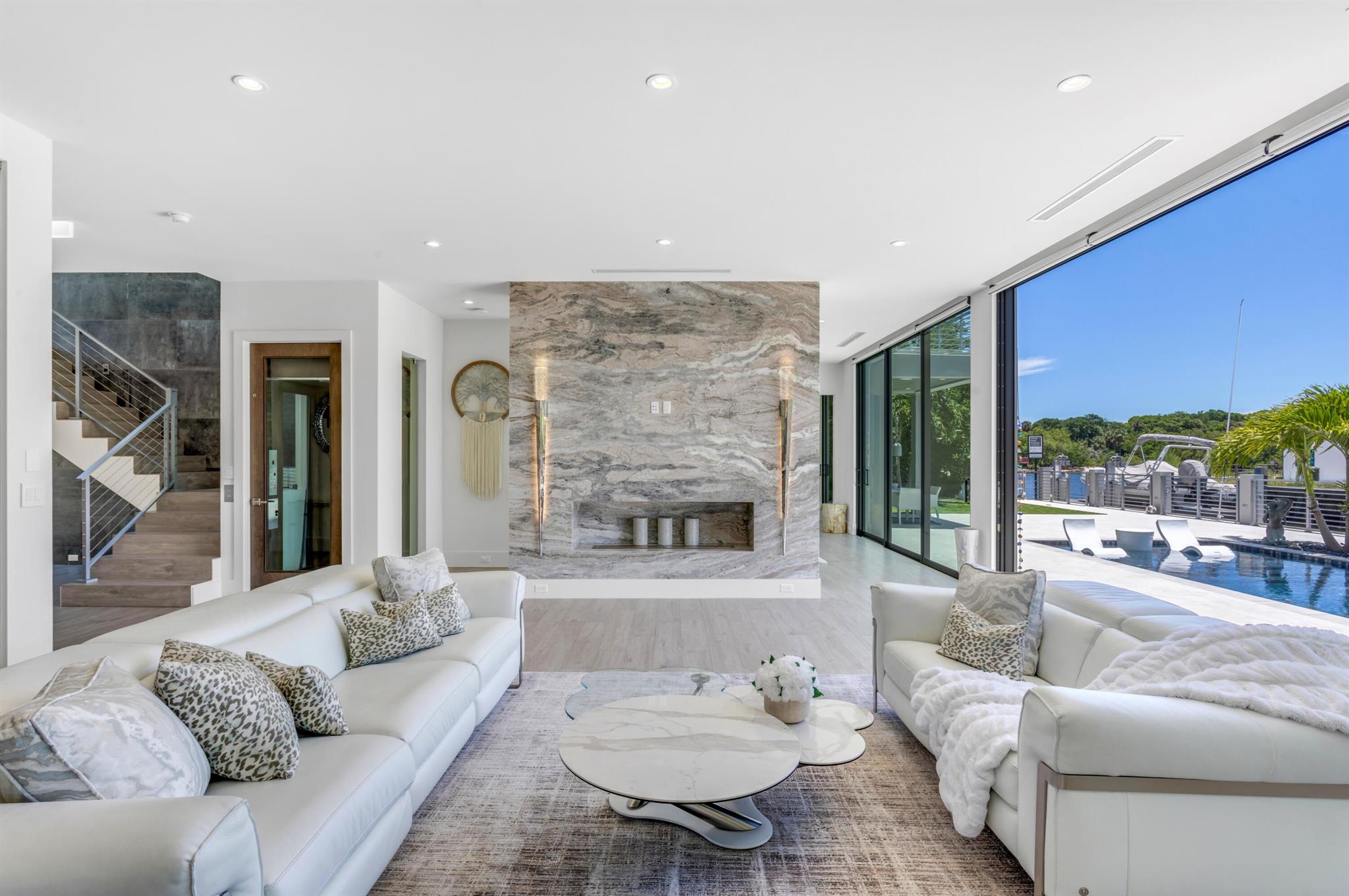 LAKE ROGERS ISLE - Residential