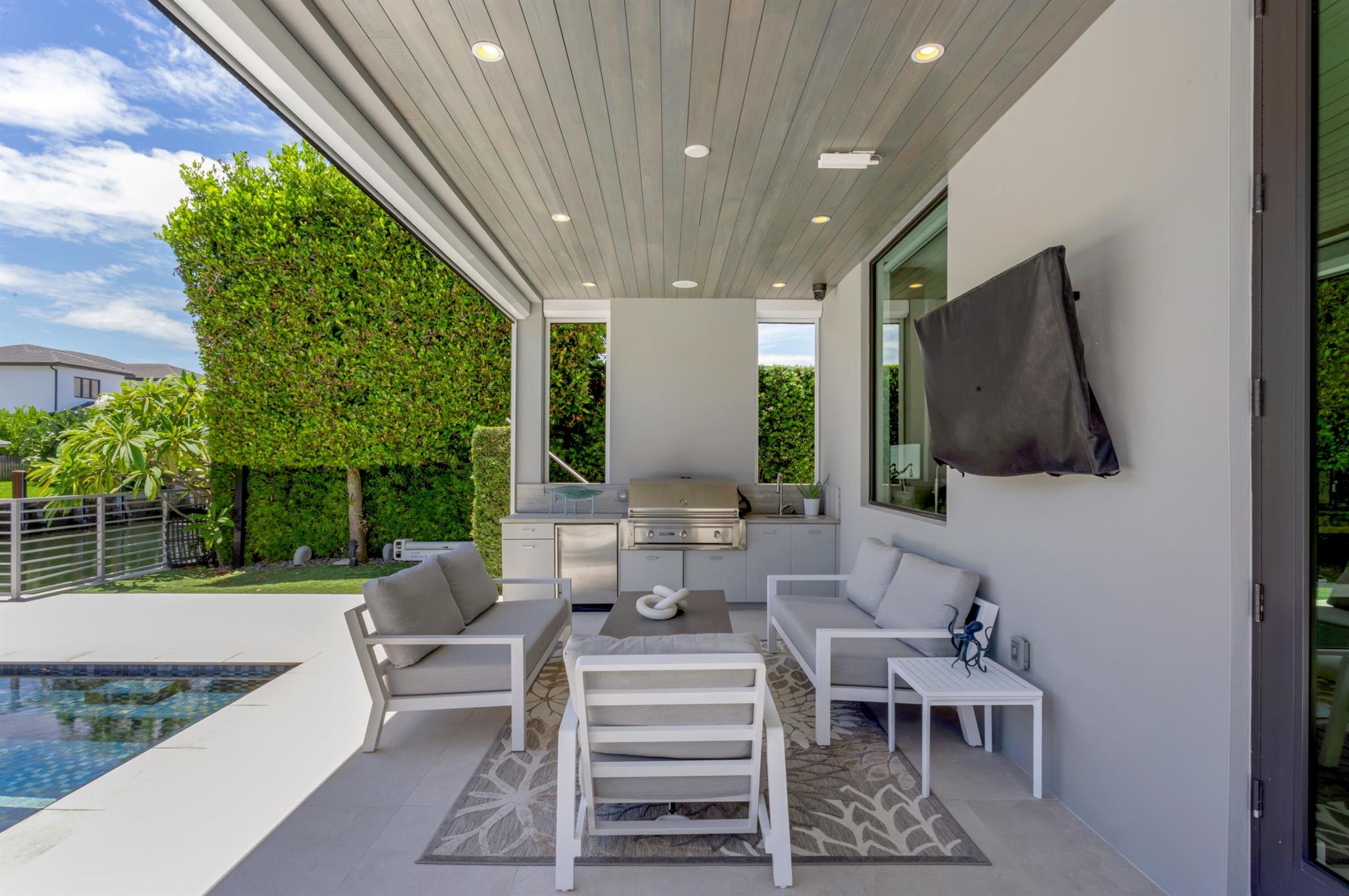 LAKE ROGERS ISLE - Residential