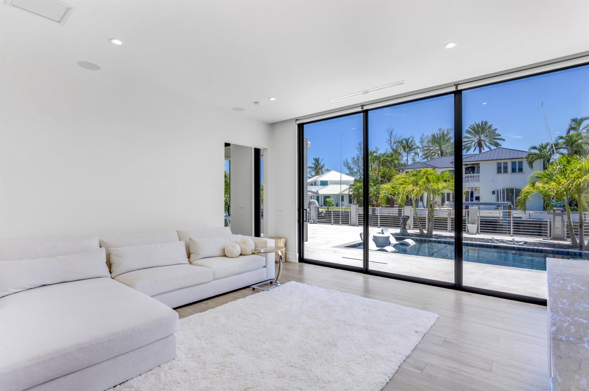 LAKE ROGERS ISLE - Residential