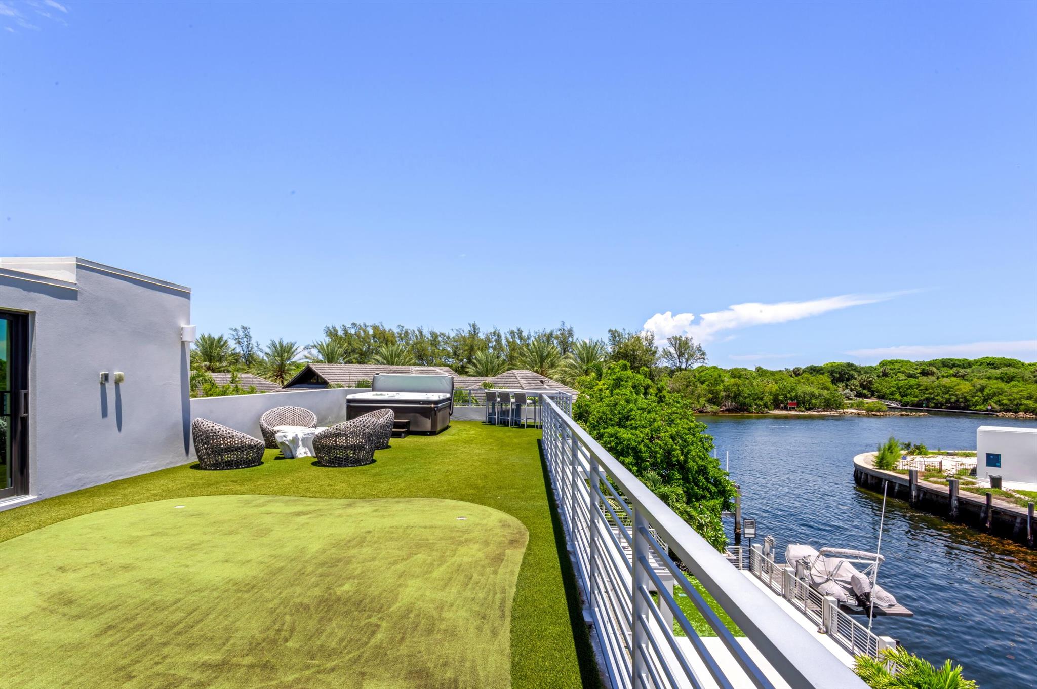 LAKE ROGERS ISLE - Residential