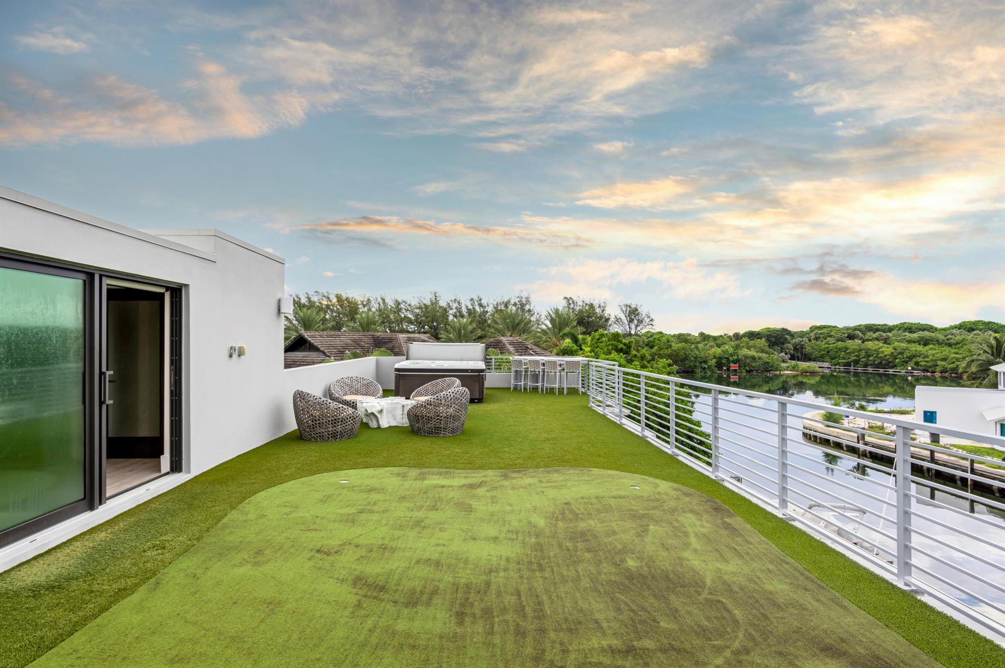 LAKE ROGERS ISLE - Residential