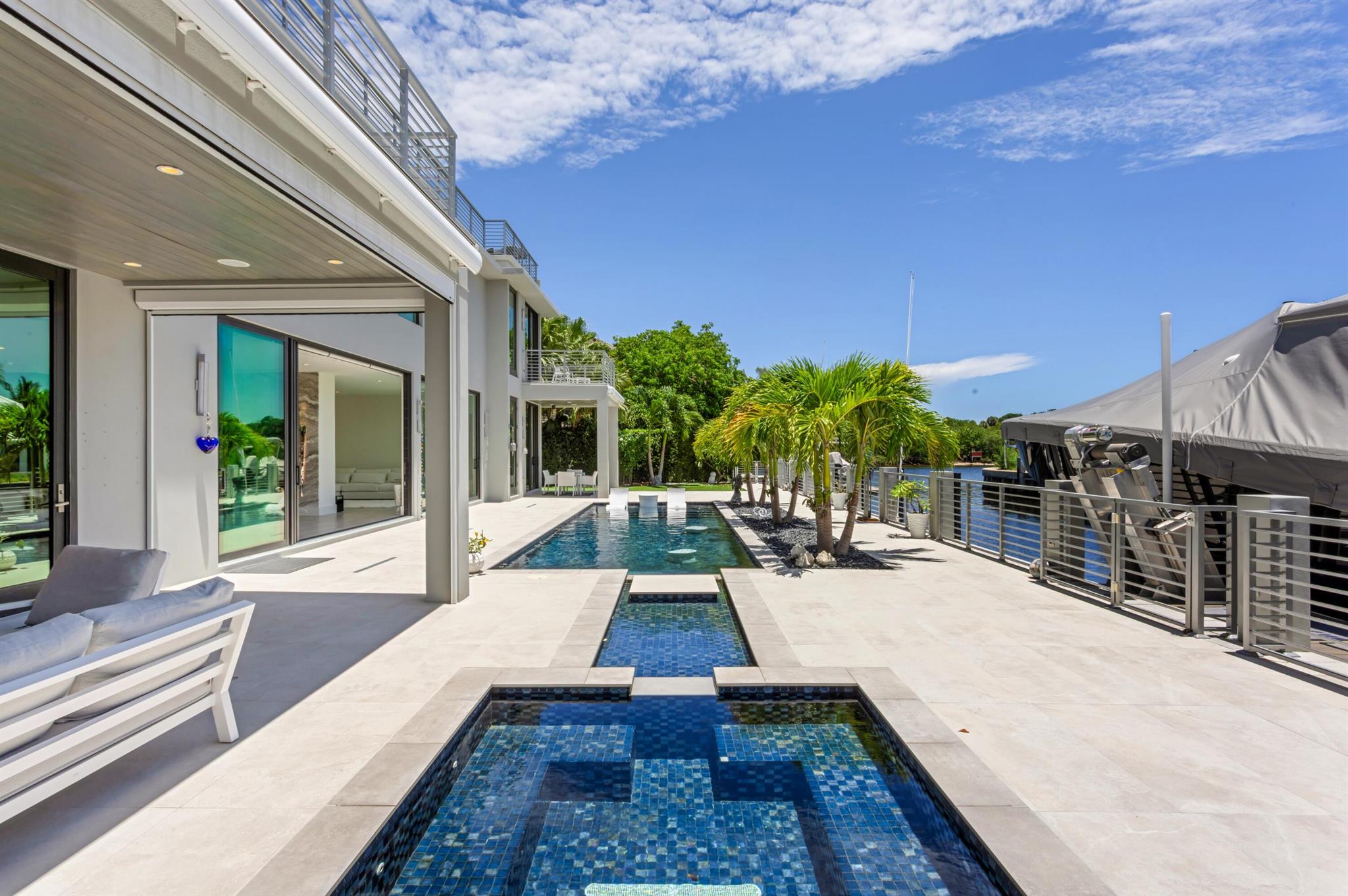 LAKE ROGERS ISLE - Residential