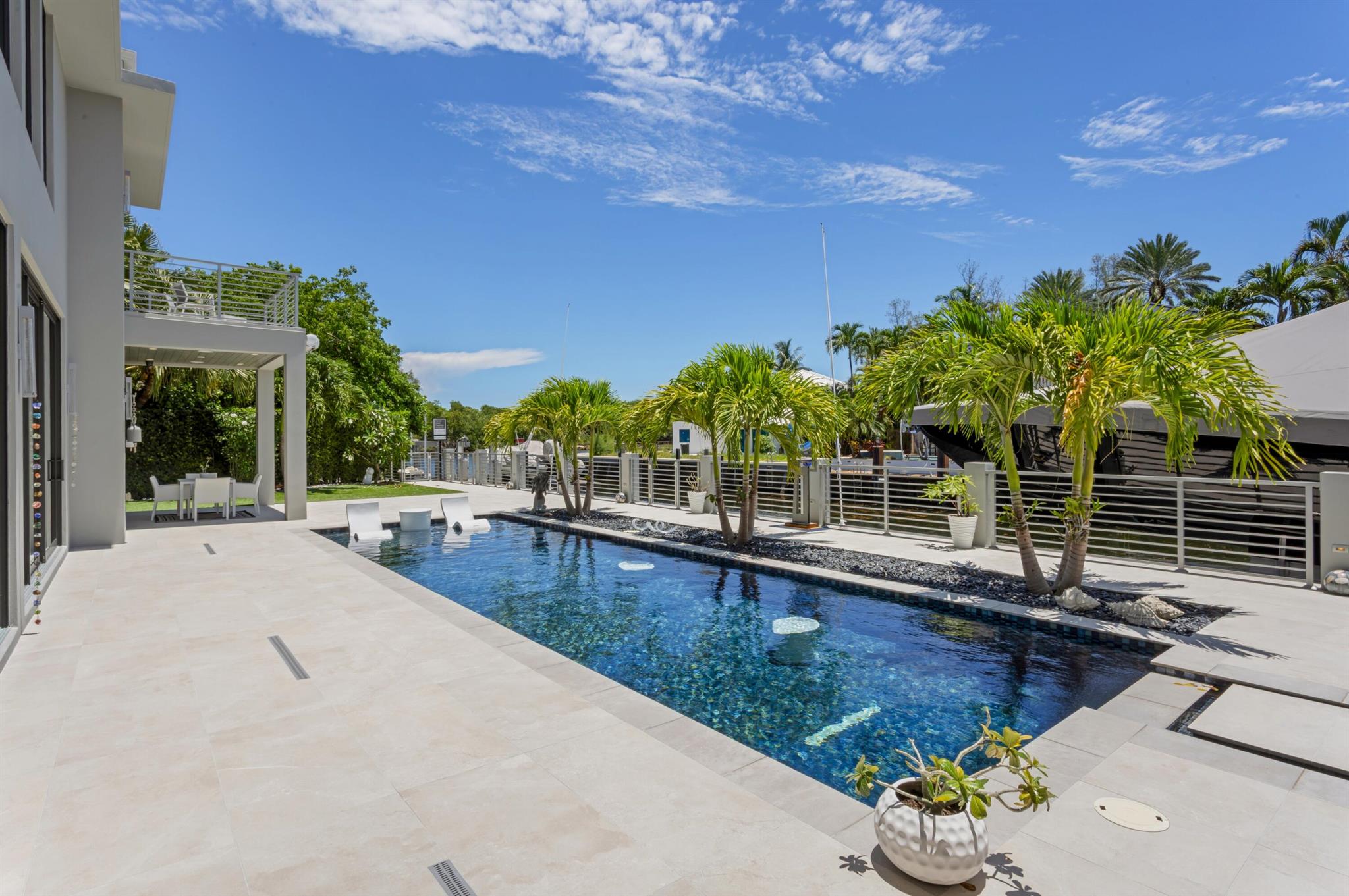 LAKE ROGERS ISLE - Residential