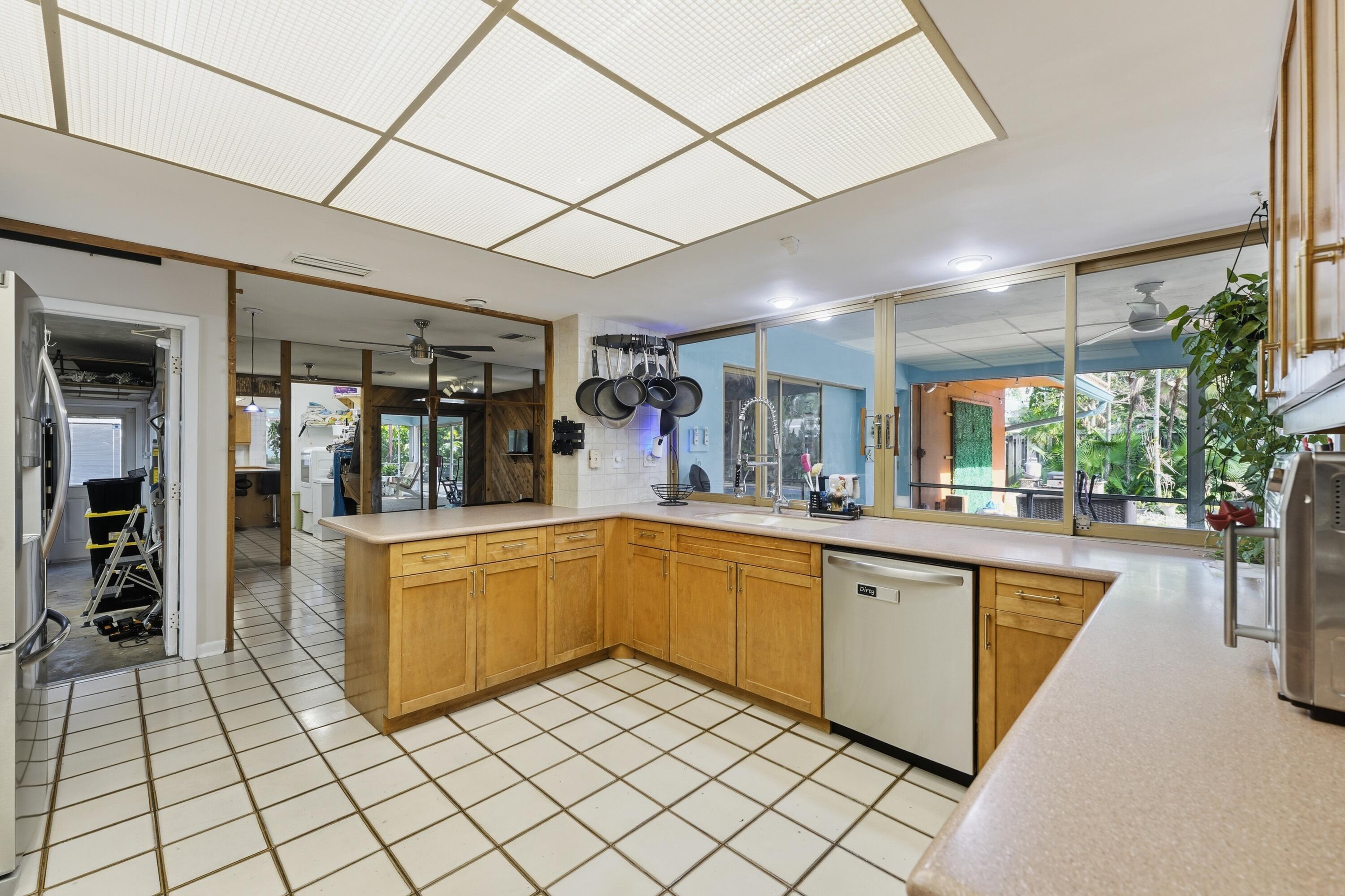 ROYAL PALM ESTATES SEC ONE - Residential