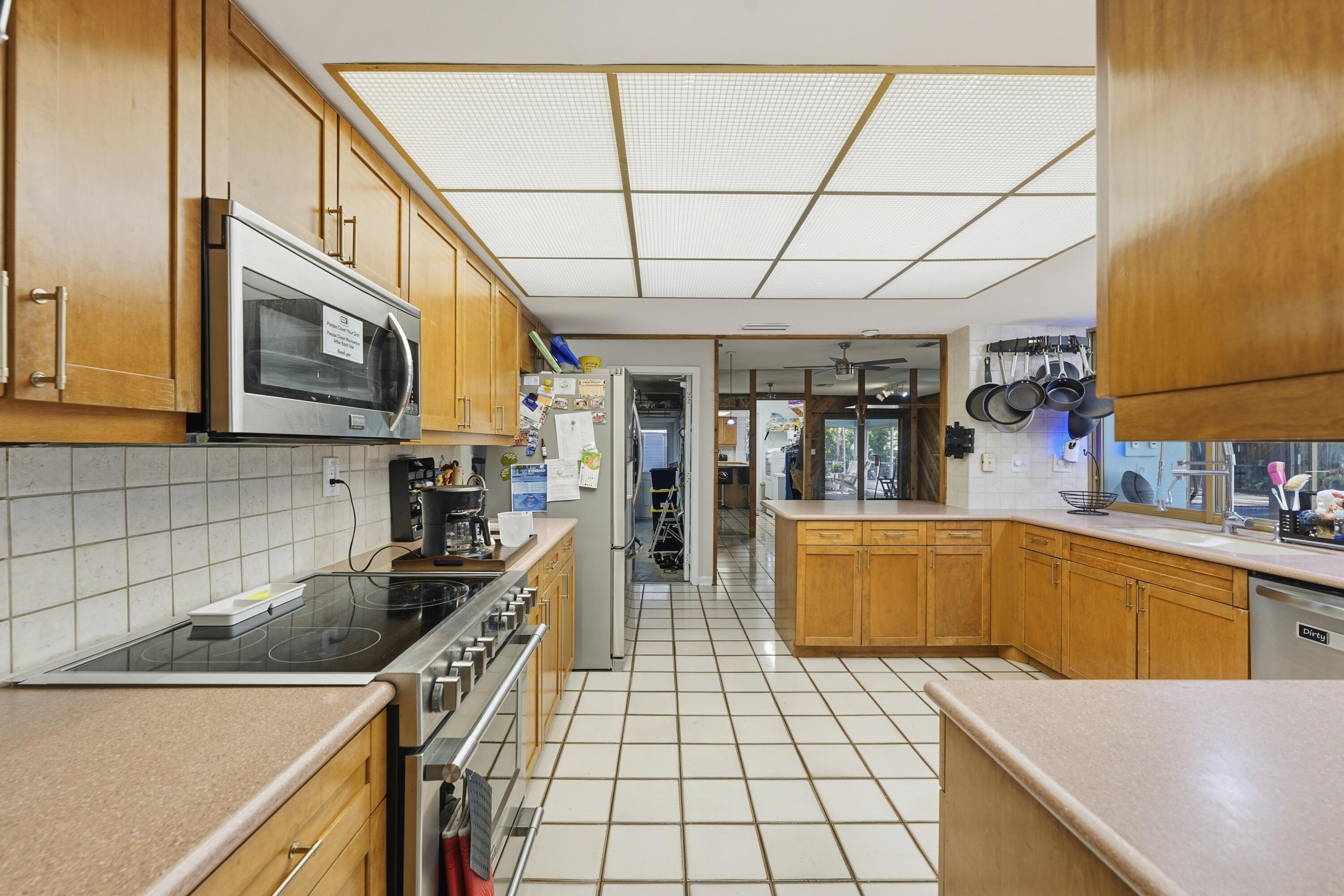 ROYAL PALM ESTATES SEC ONE - Residential