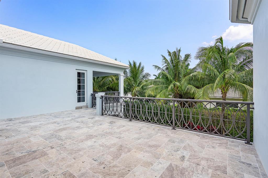 ROYAL PALM YACHT & COUNTRY CLUB - Residential