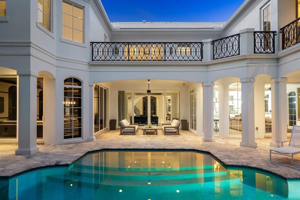 ROYAL PALM YACHT & COUNTRY CLUB - Residential