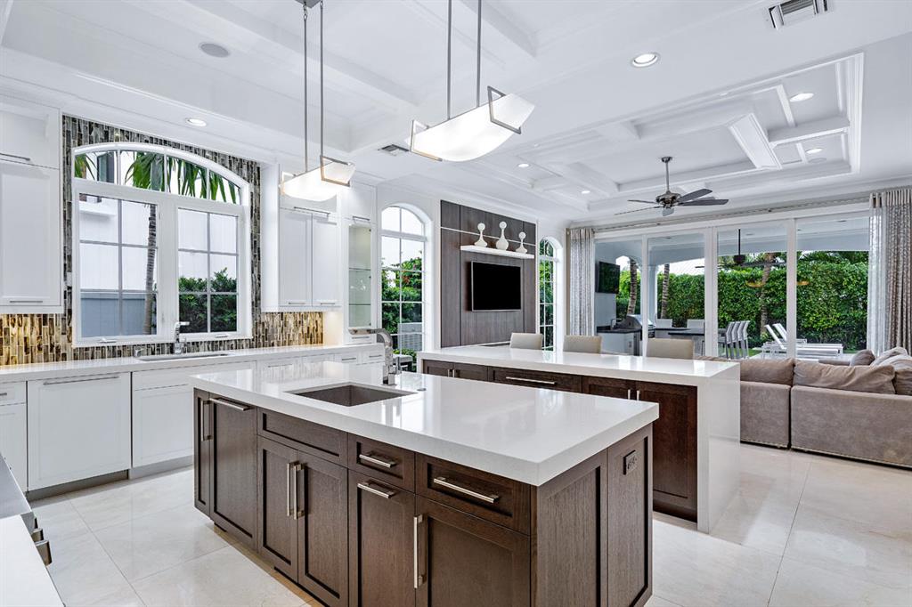 ROYAL PALM YACHT & COUNTRY CLUB - Residential