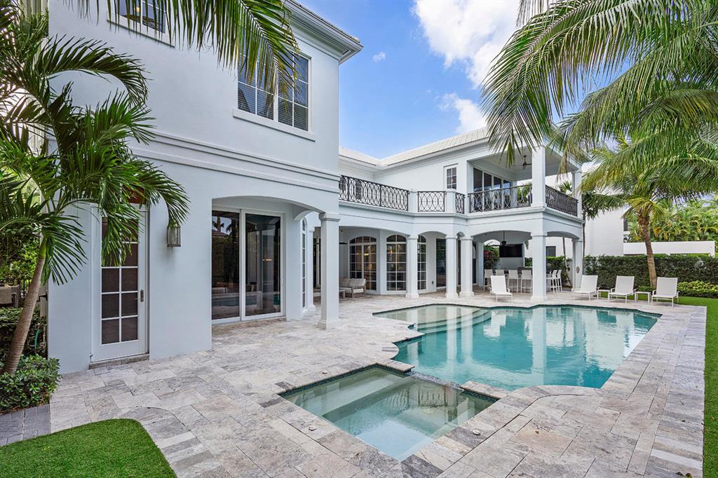 ROYAL PALM YACHT & COUNTRY CLUB - Residential