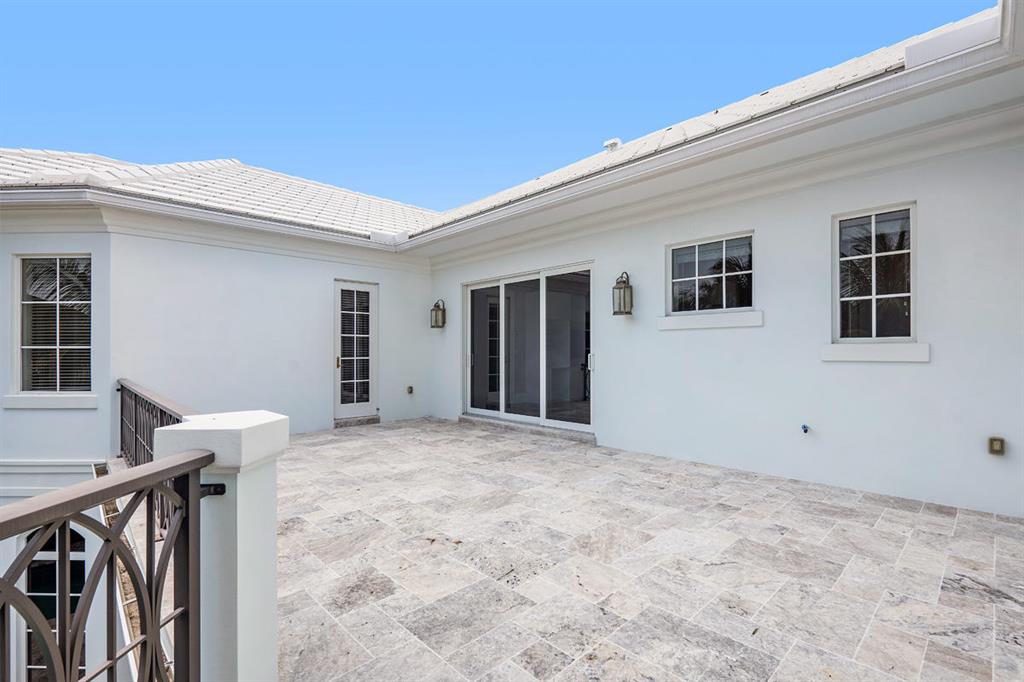 ROYAL PALM YACHT & COUNTRY CLUB - Residential