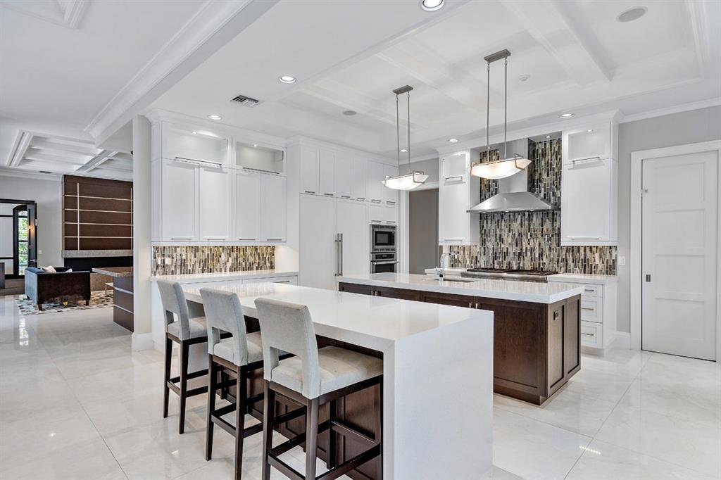 ROYAL PALM YACHT & COUNTRY CLUB - Residential