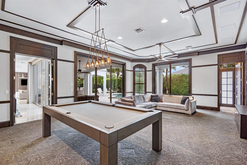 ROYAL PALM YACHT & COUNTRY CLUB - Residential