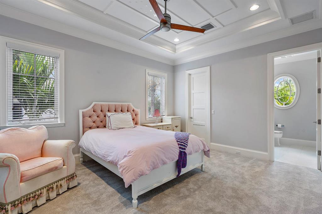 ROYAL PALM YACHT & COUNTRY CLUB - Residential