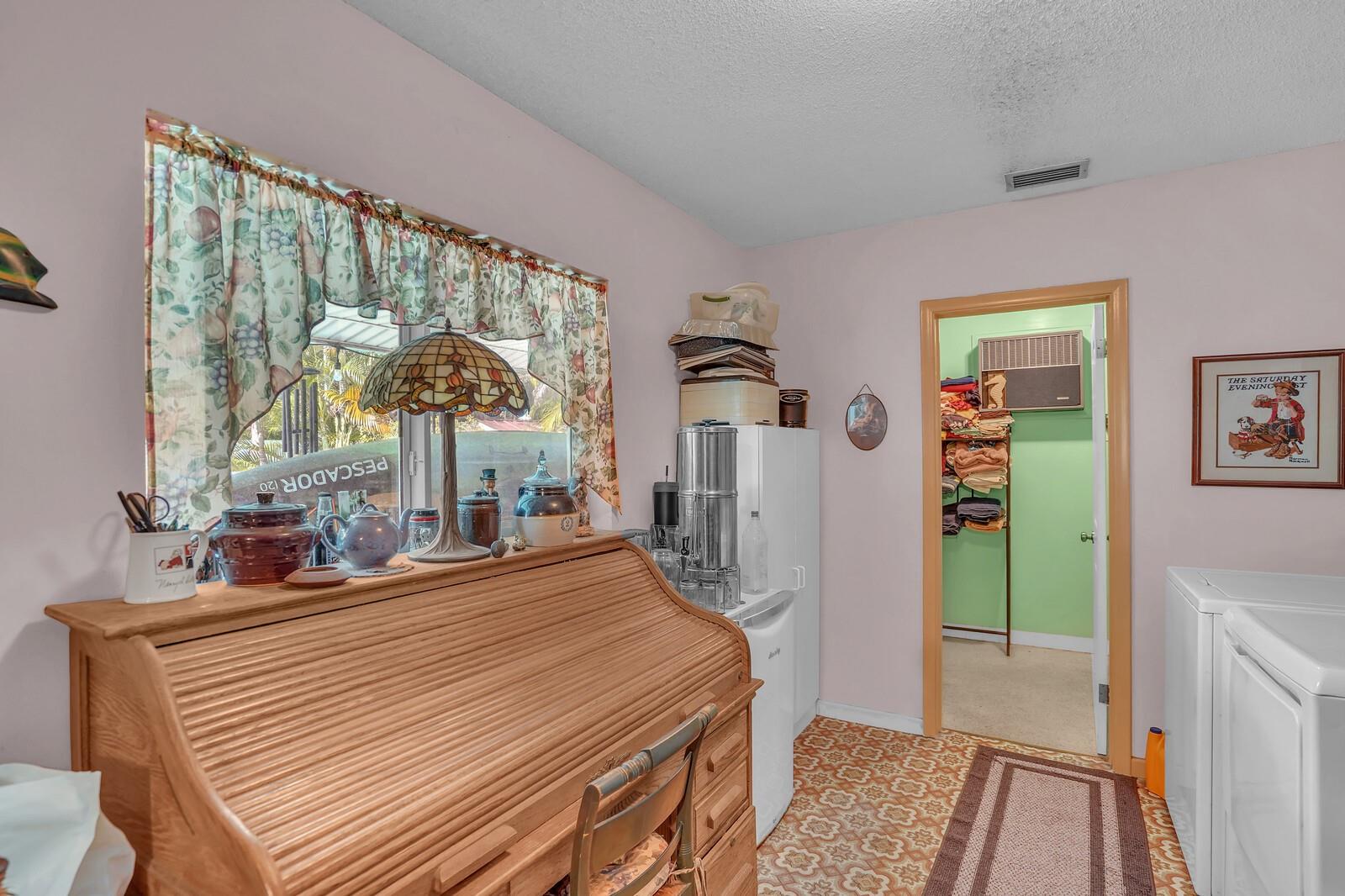 Jenada Isle 50-39 B - Residential