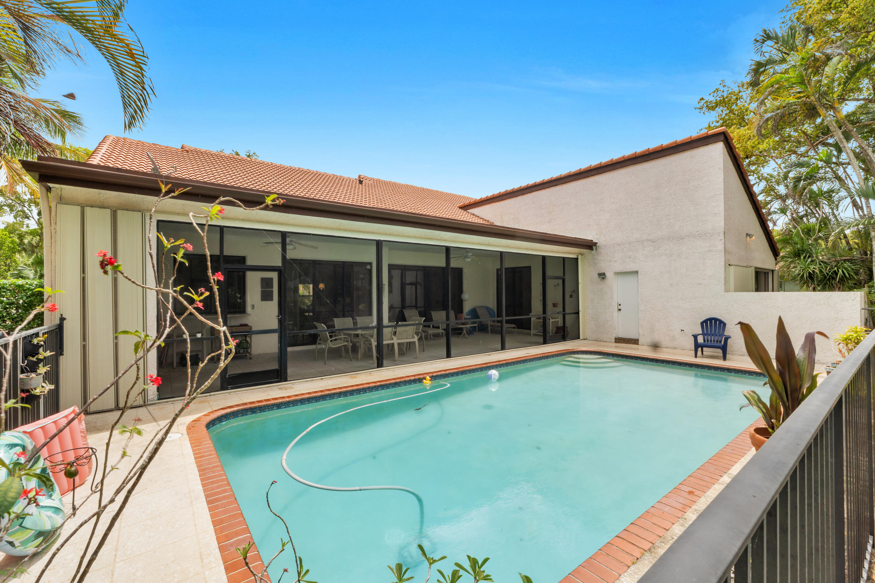 PINE RIDGE - Residential