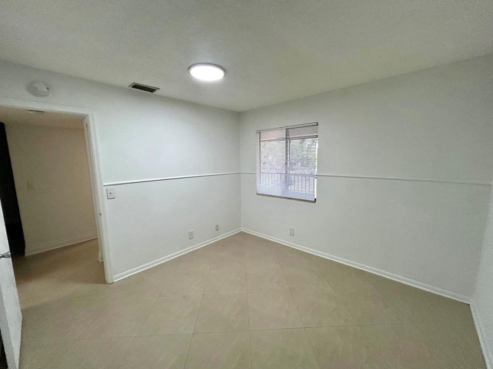 ROYALE GARDENS CONDO - Residential Lease