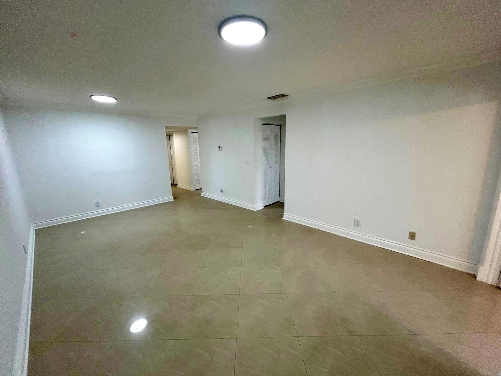 ROYALE GARDENS CONDO - Residential Lease