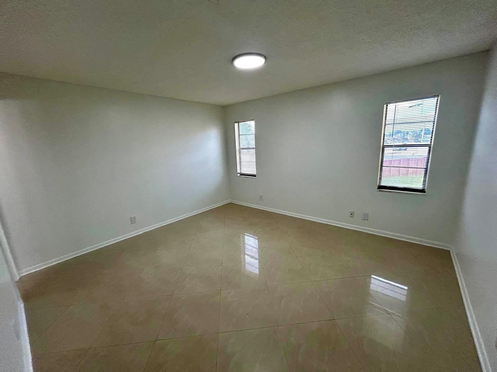 ROYALE GARDENS CONDO - Residential Lease