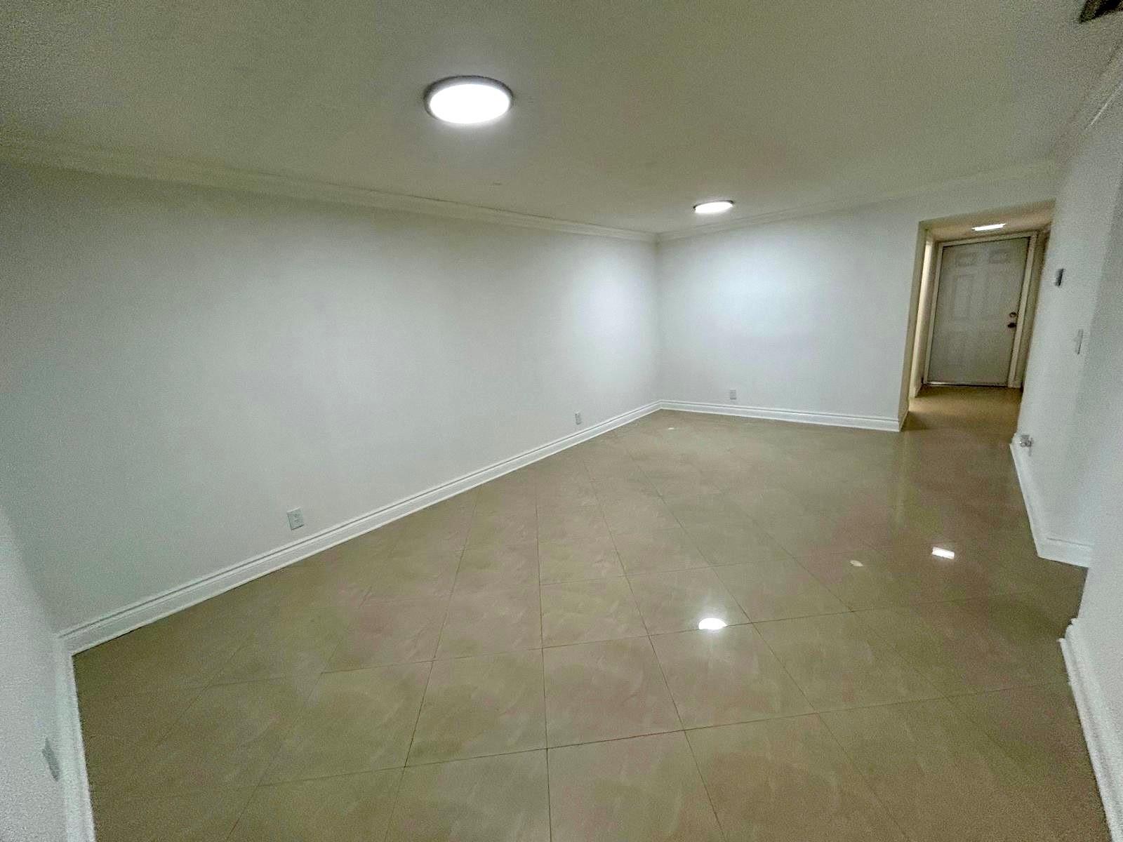 ROYALE GARDENS CONDO - Residential Lease